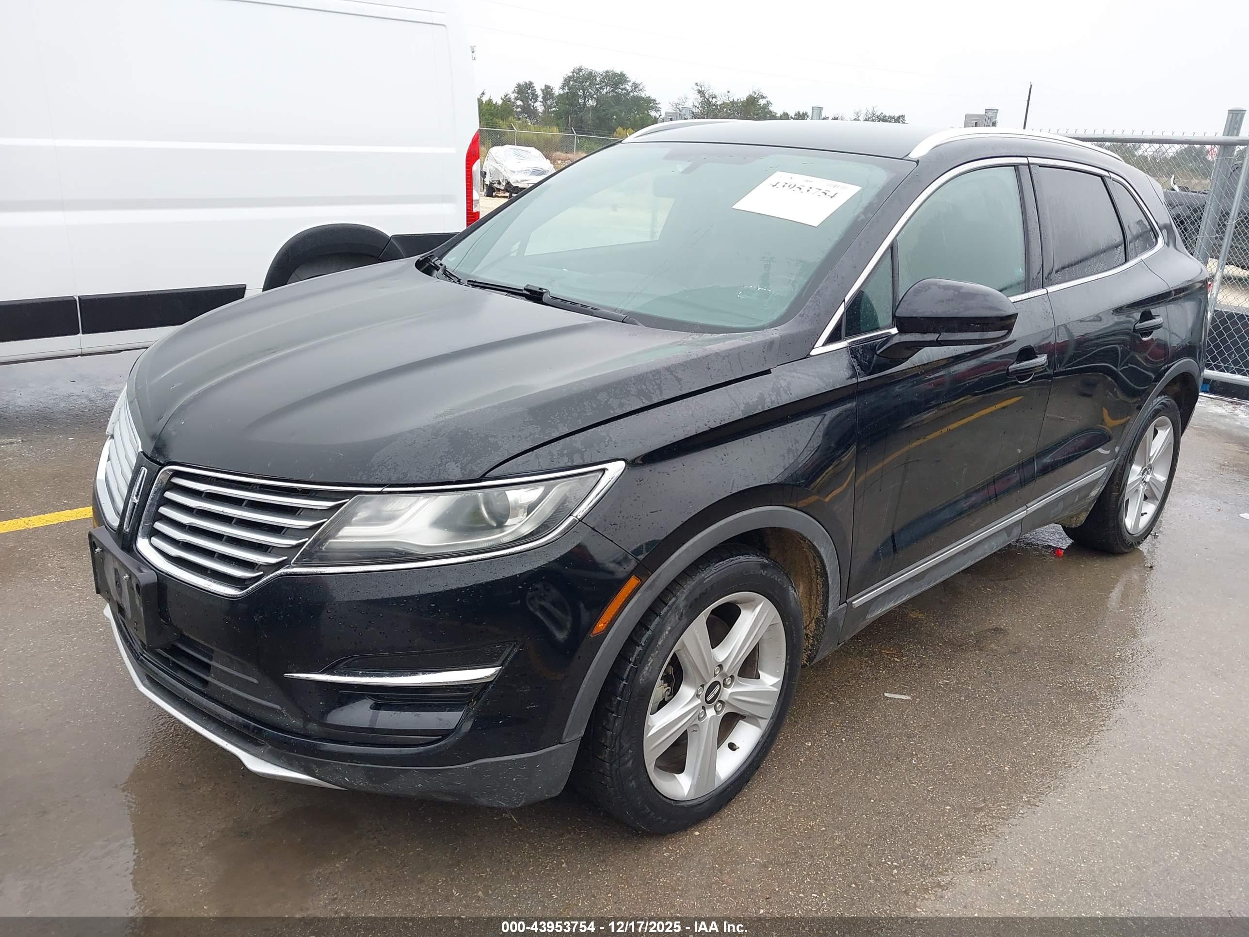LINCOLN MKC image 2