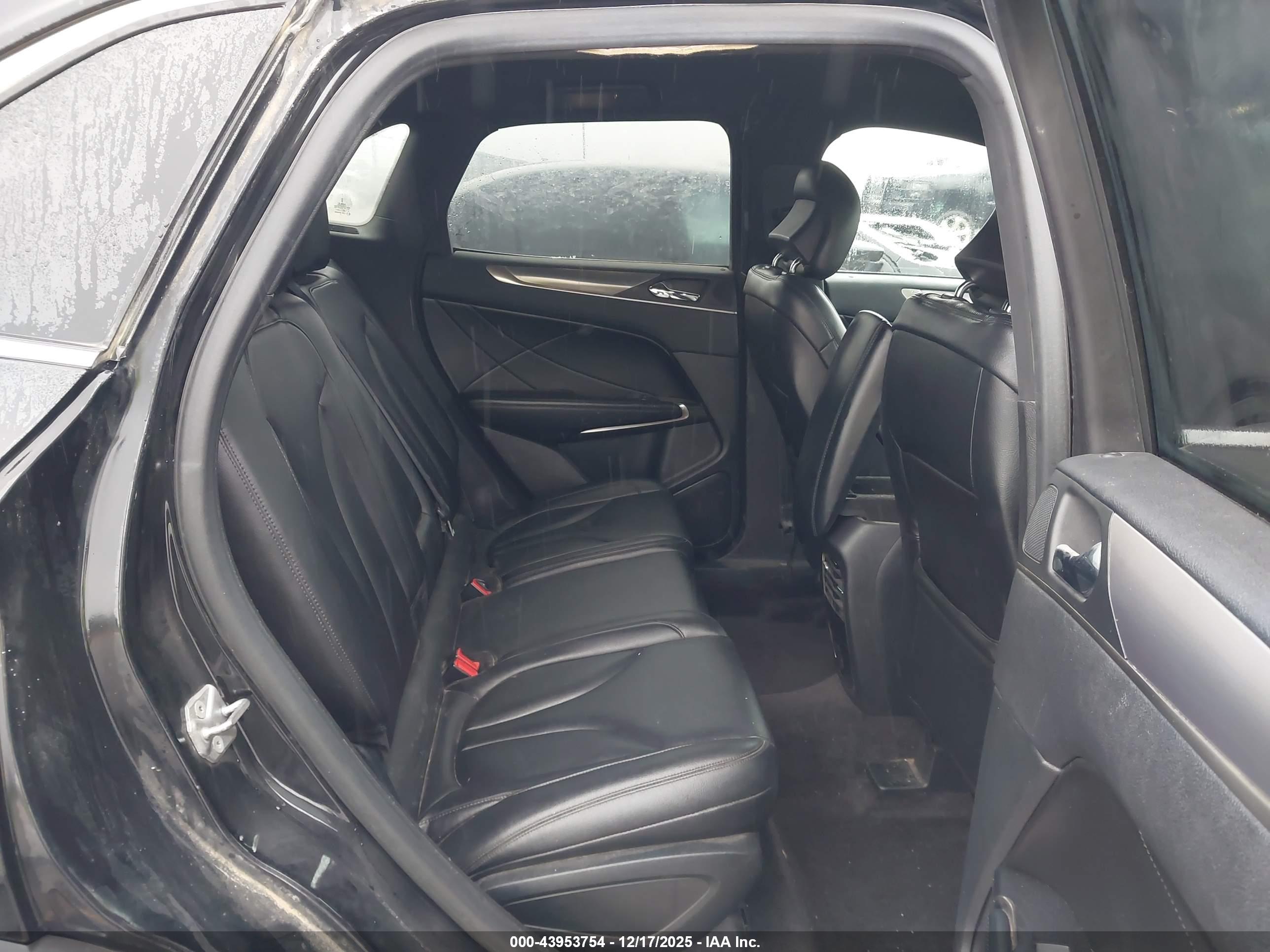 LINCOLN MKC image 8
