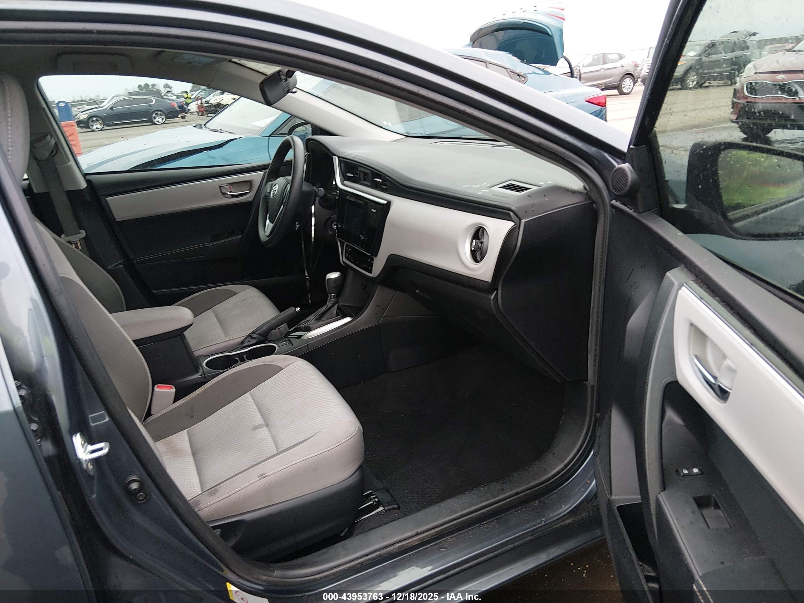 TOYOTA COROLLA image 5