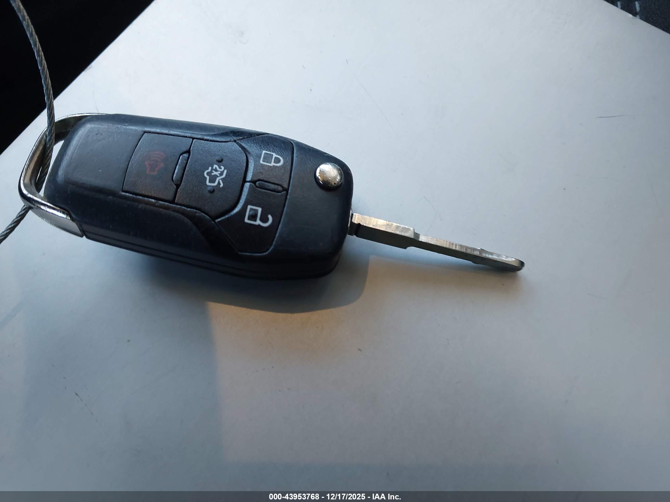 FORD FUSION image 11