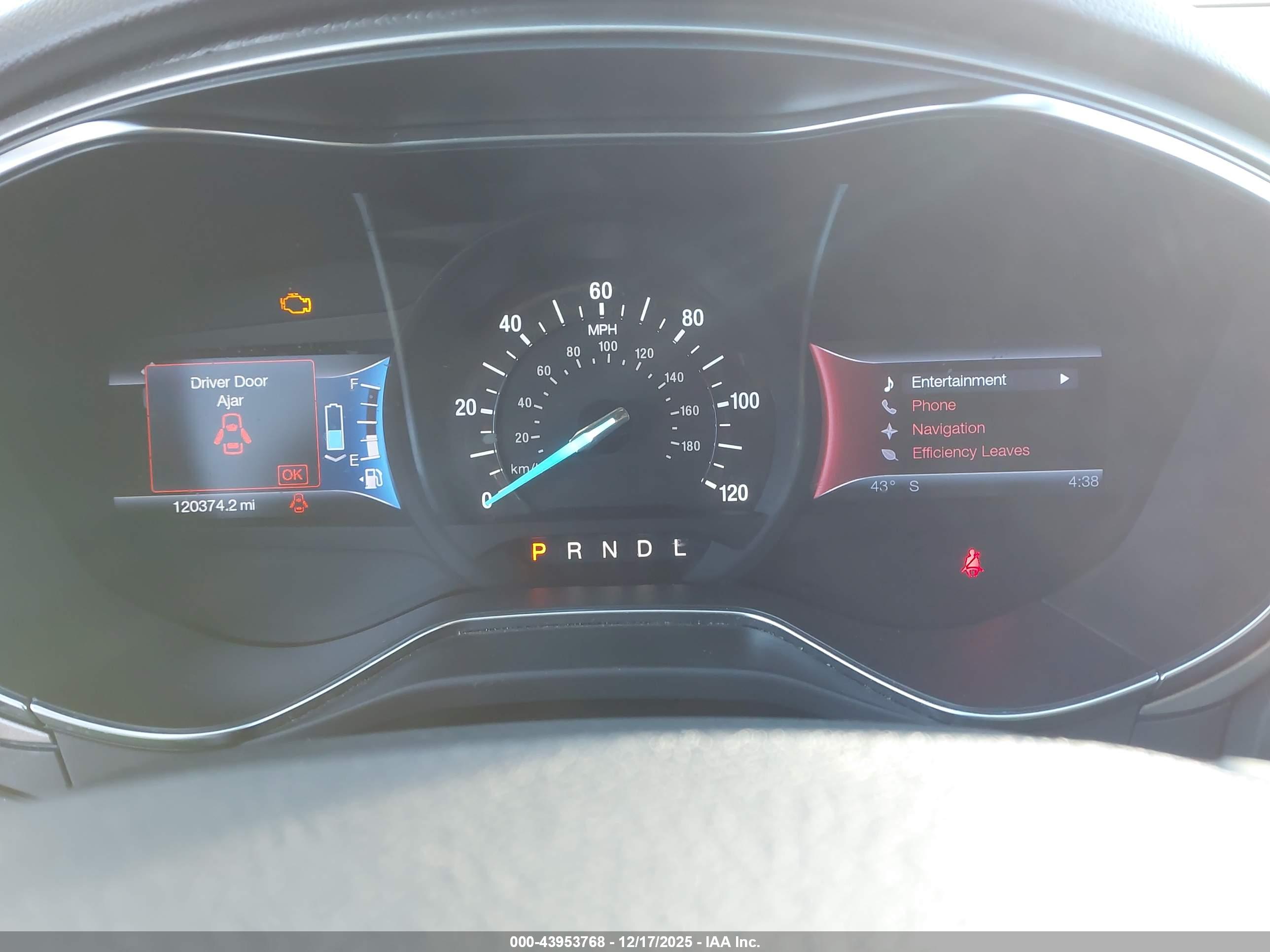 FORD FUSION image 7