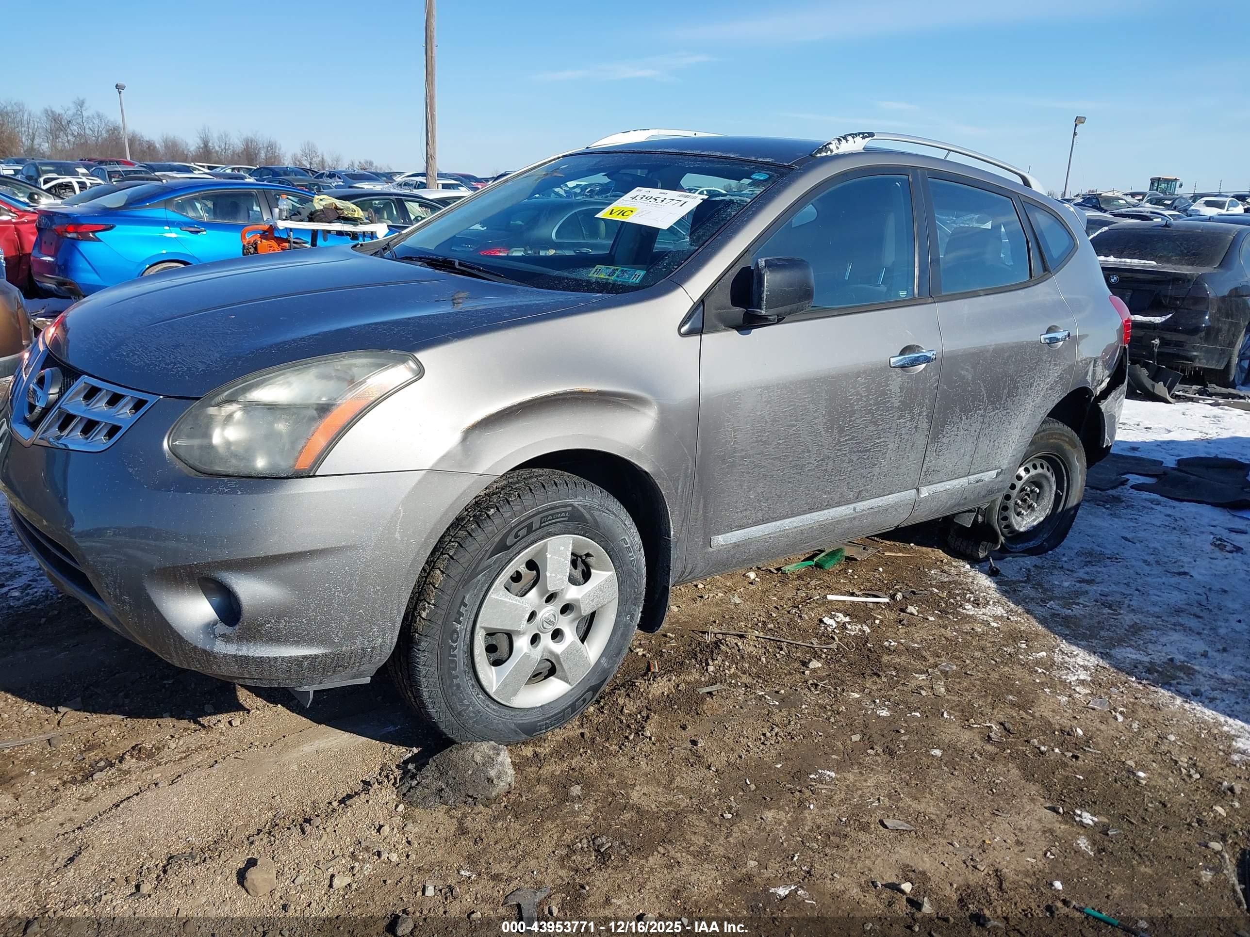 NISSAN ROGUE image 2