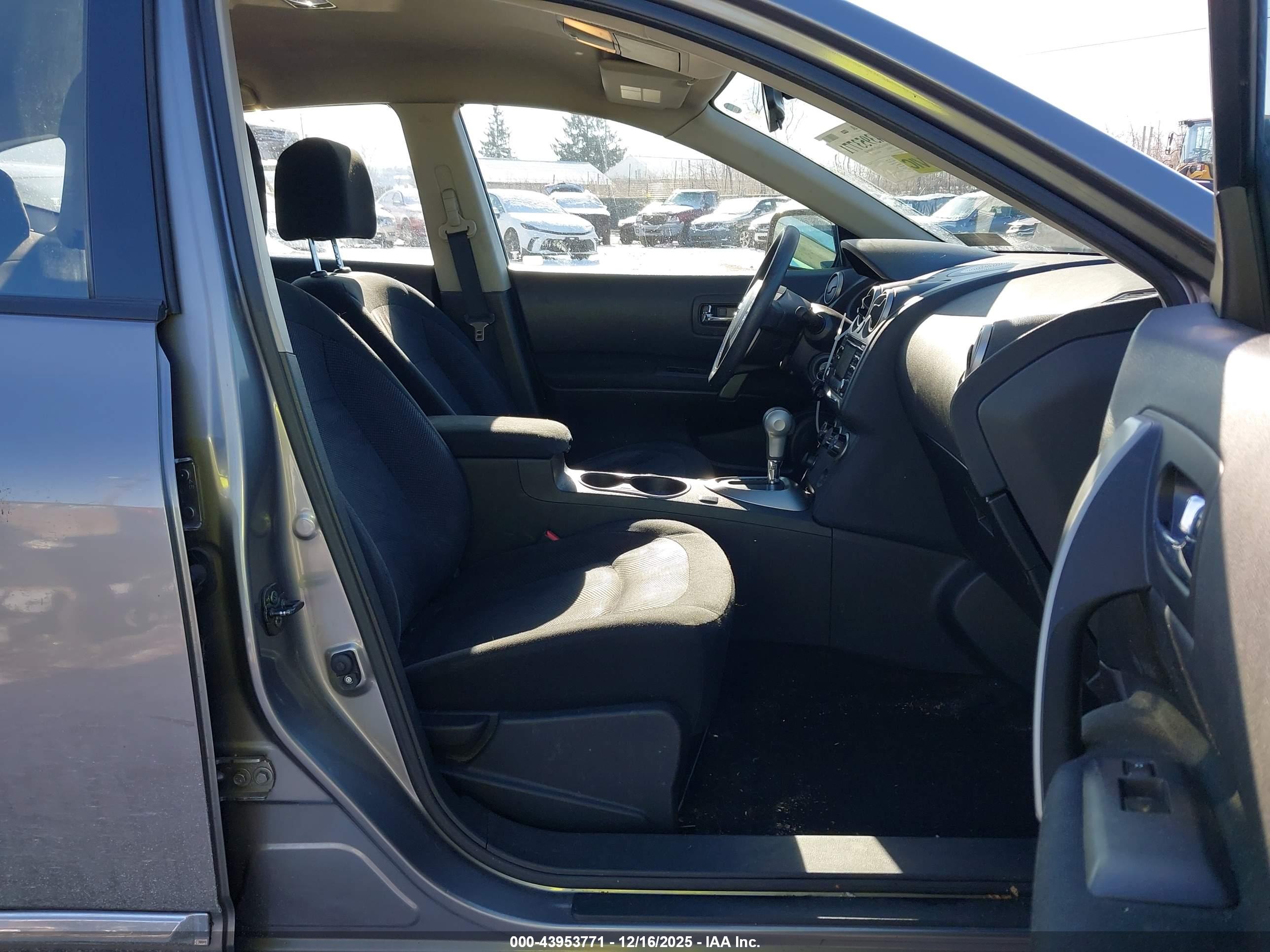 NISSAN ROGUE image 5