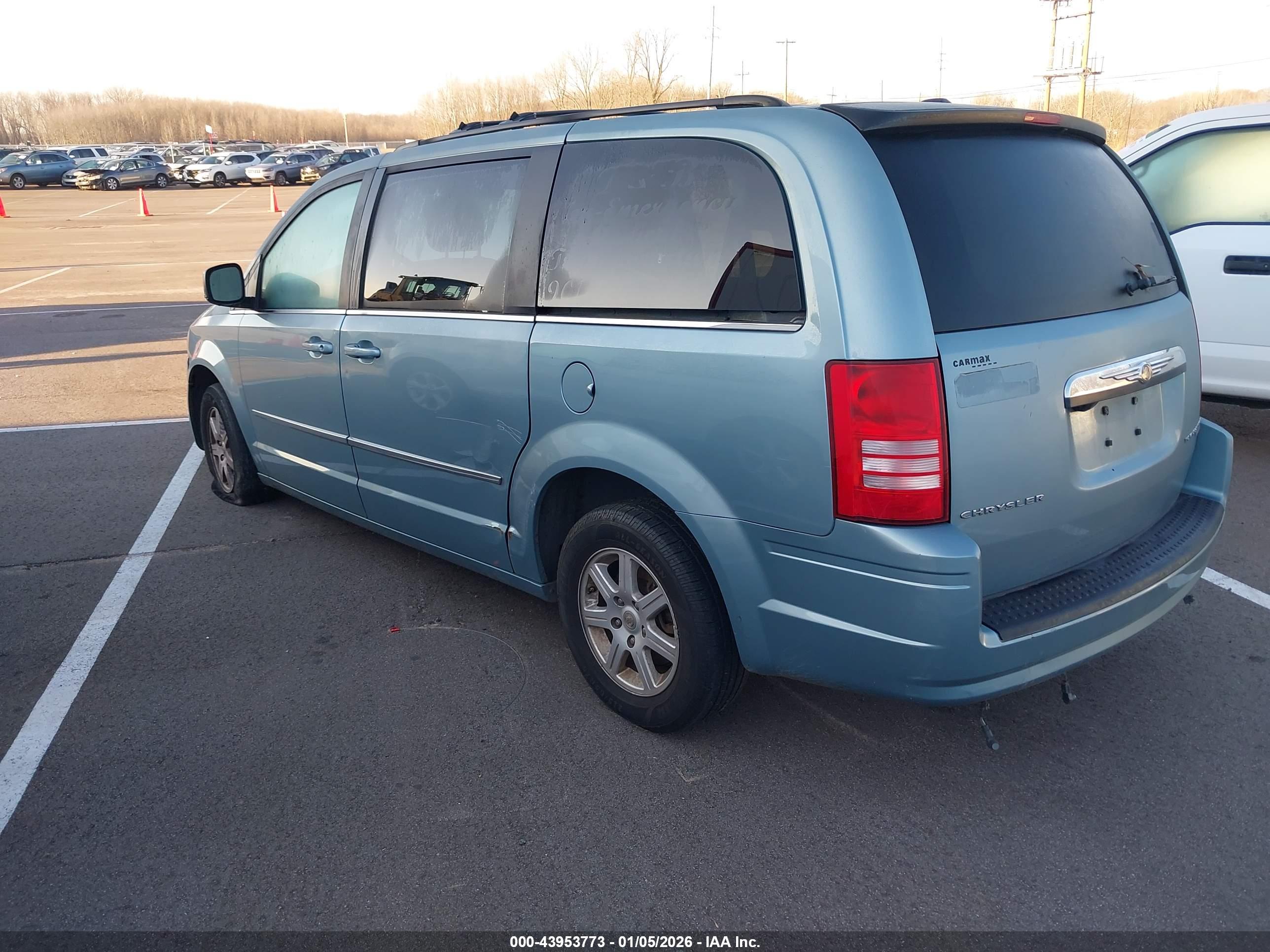 CHRYSLER TOWN image 3