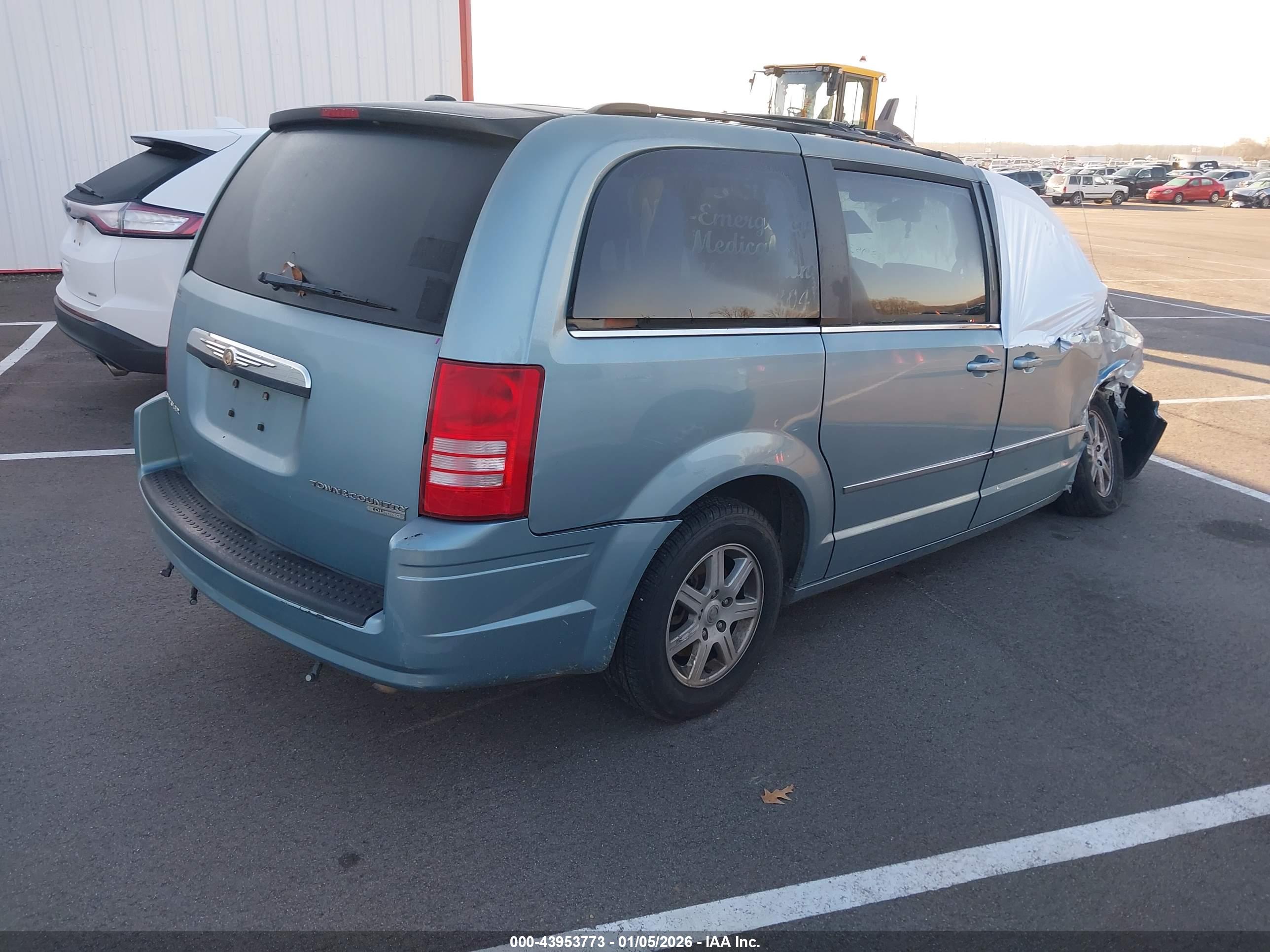 CHRYSLER TOWN image 4
