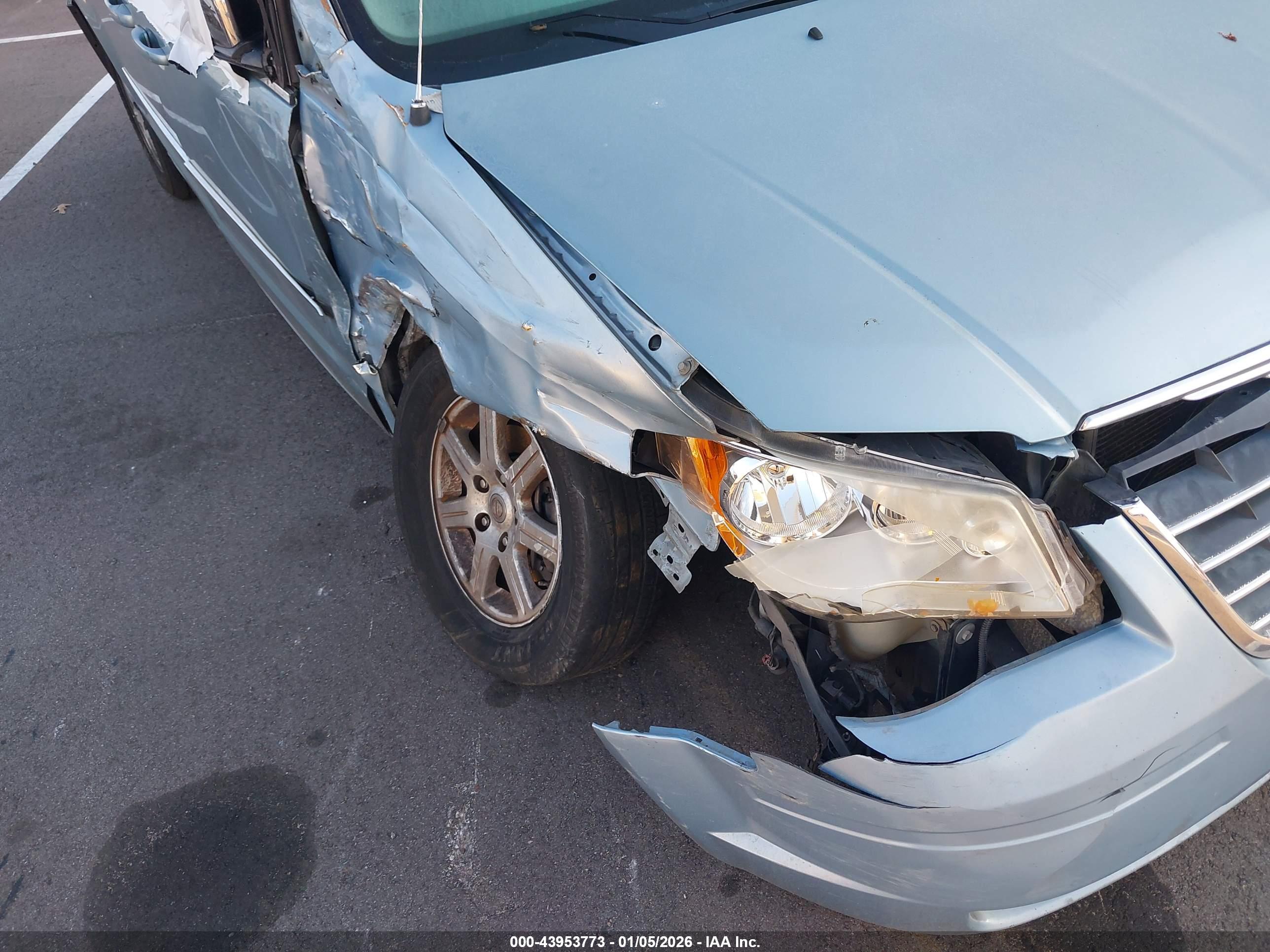 CHRYSLER TOWN image 6
