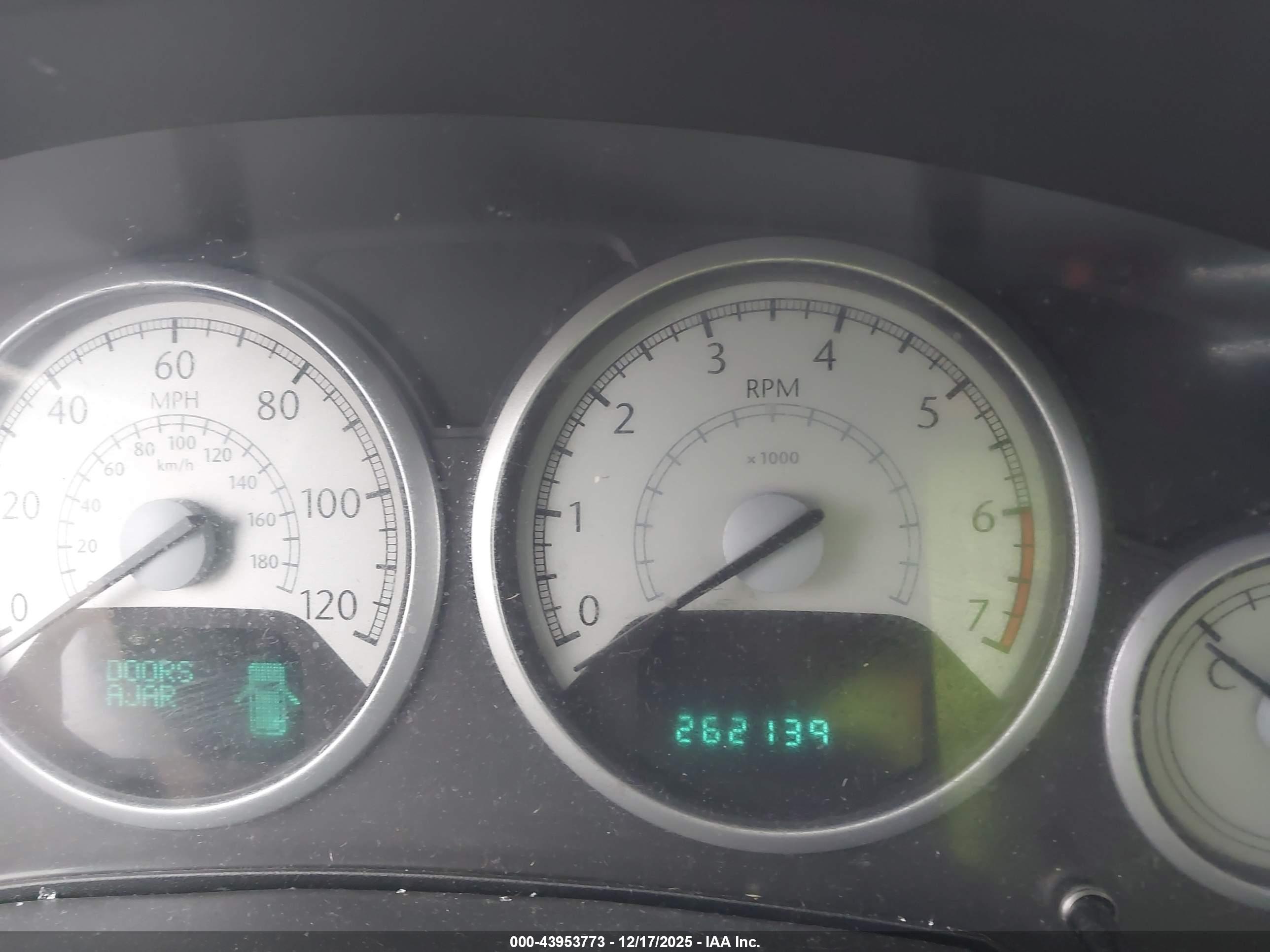 CHRYSLER TOWN image 7