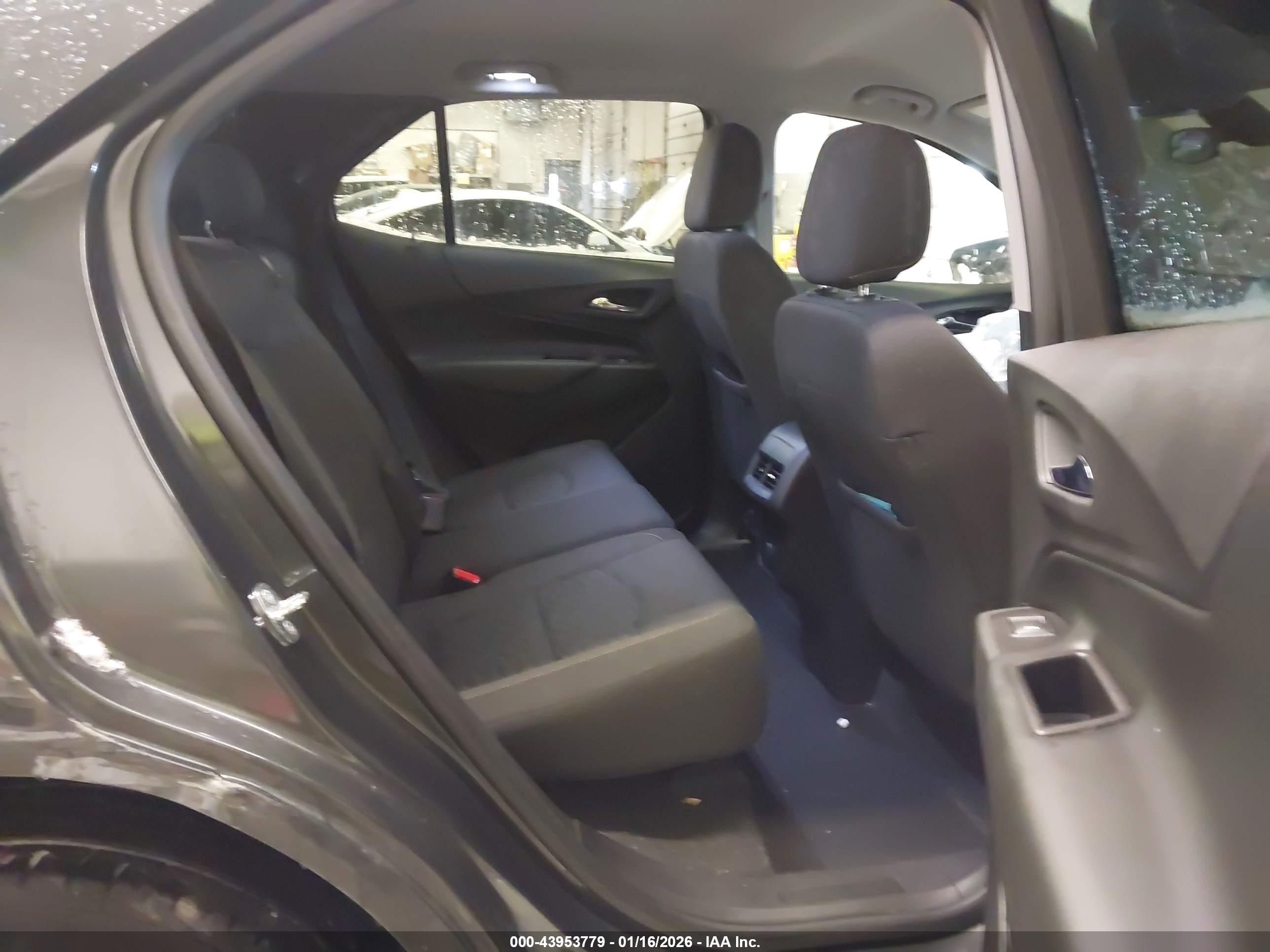 CHEVROLET EQUINOX image 8