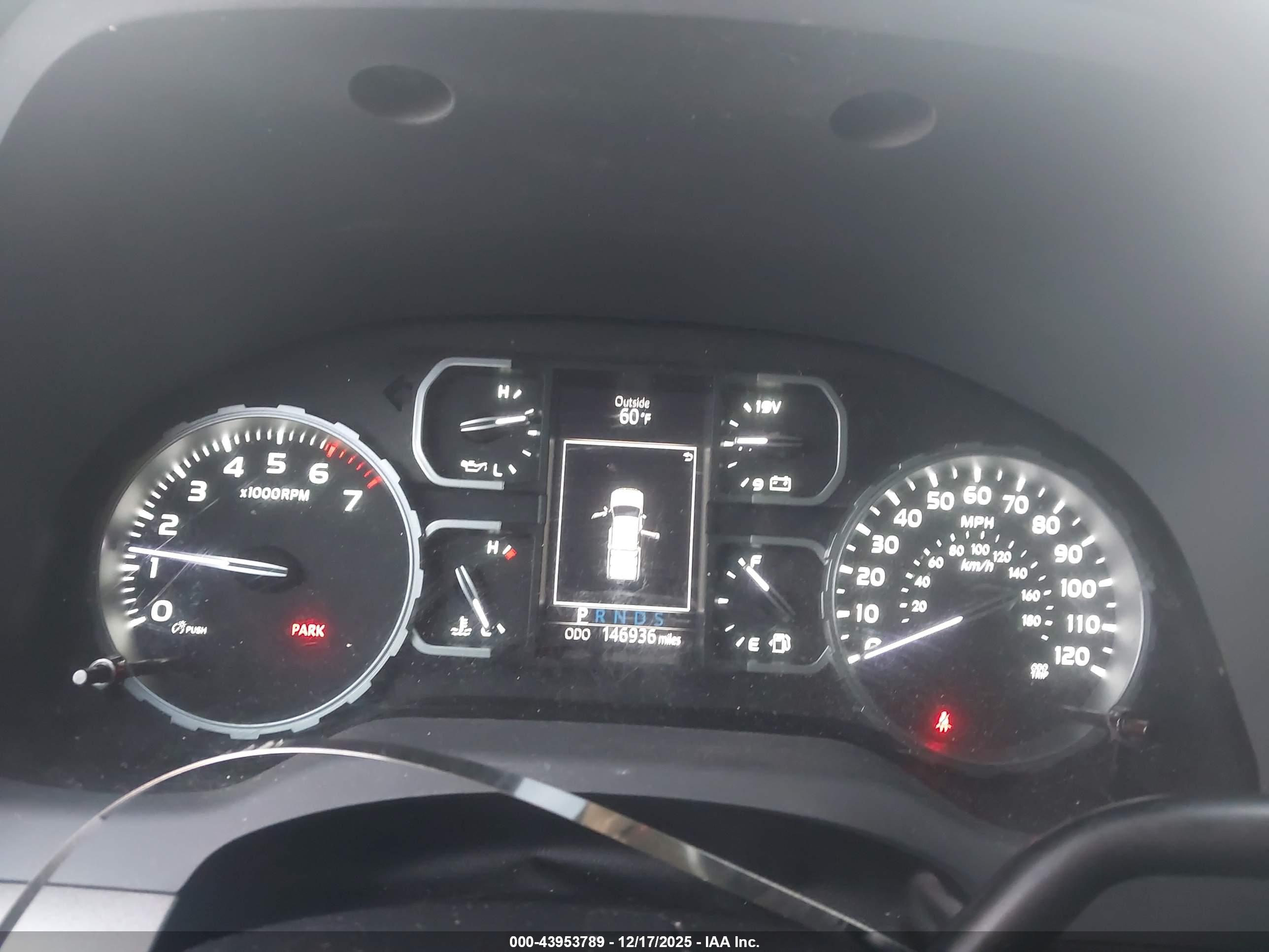 TOYOTA TUNDRA image 7