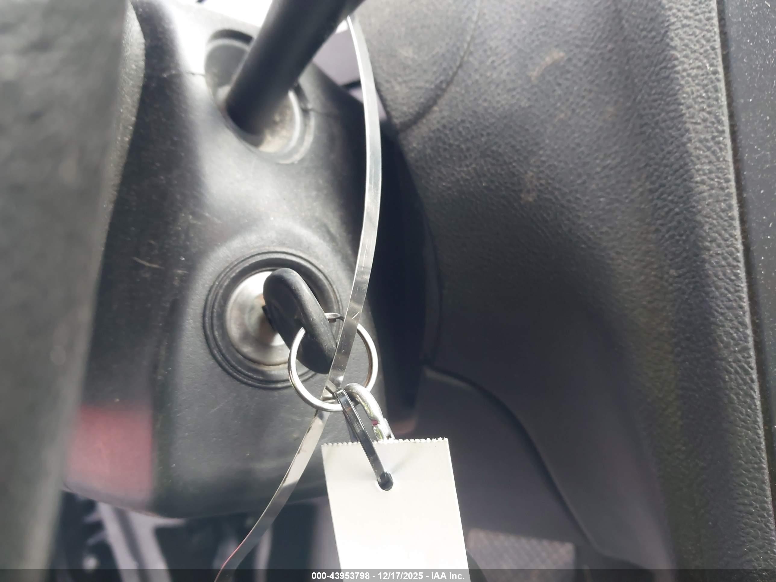 CHEVROLET HHR image 11