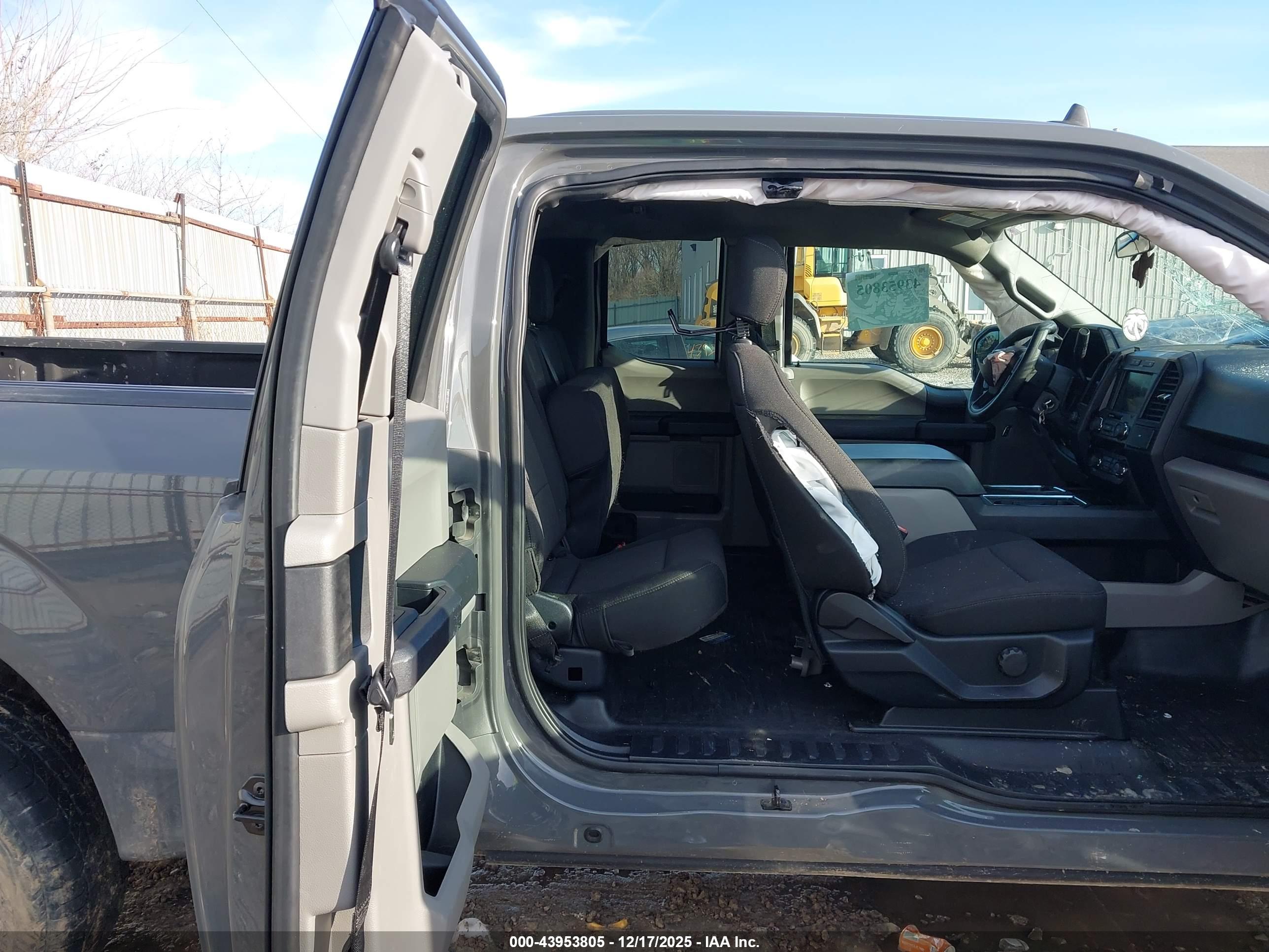 FORD F-150 image 8