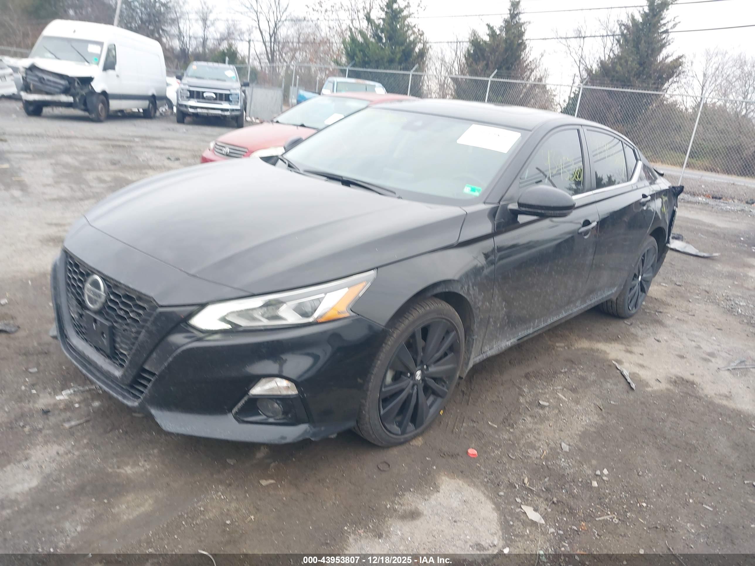 NISSAN ALTIMA image 2