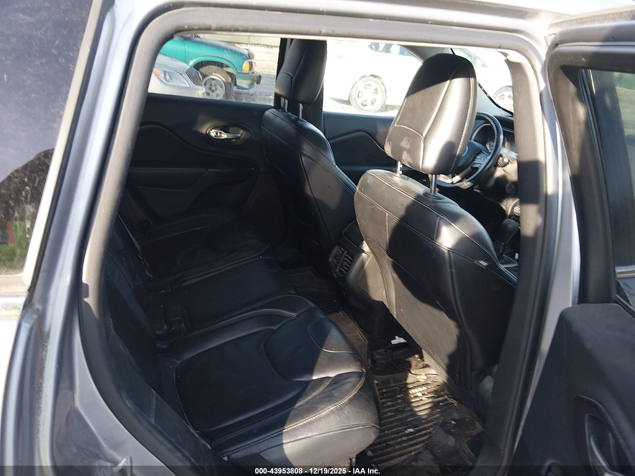 JEEP CHEROKEE image 8