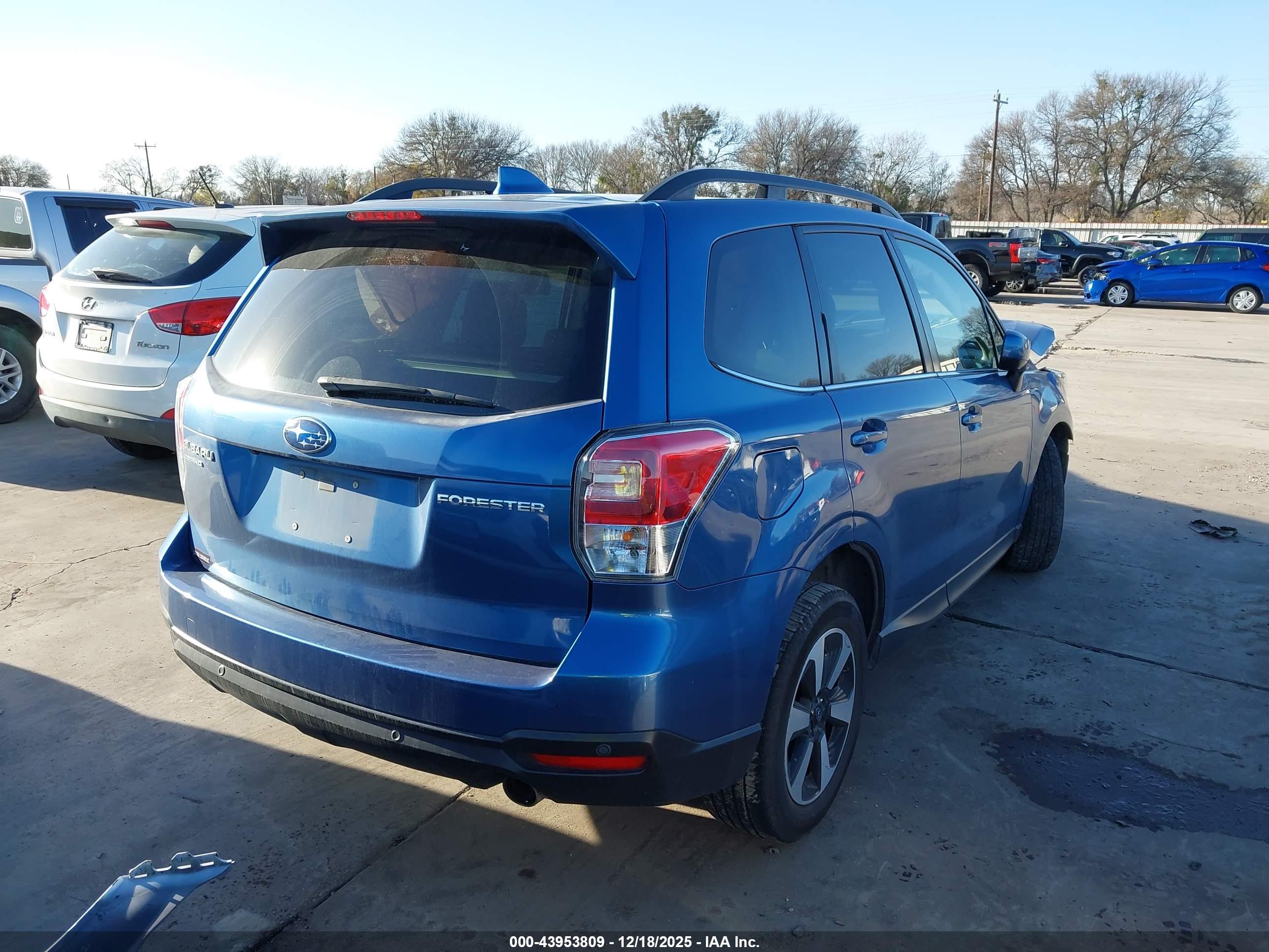 SUBARU FORESTER image 4