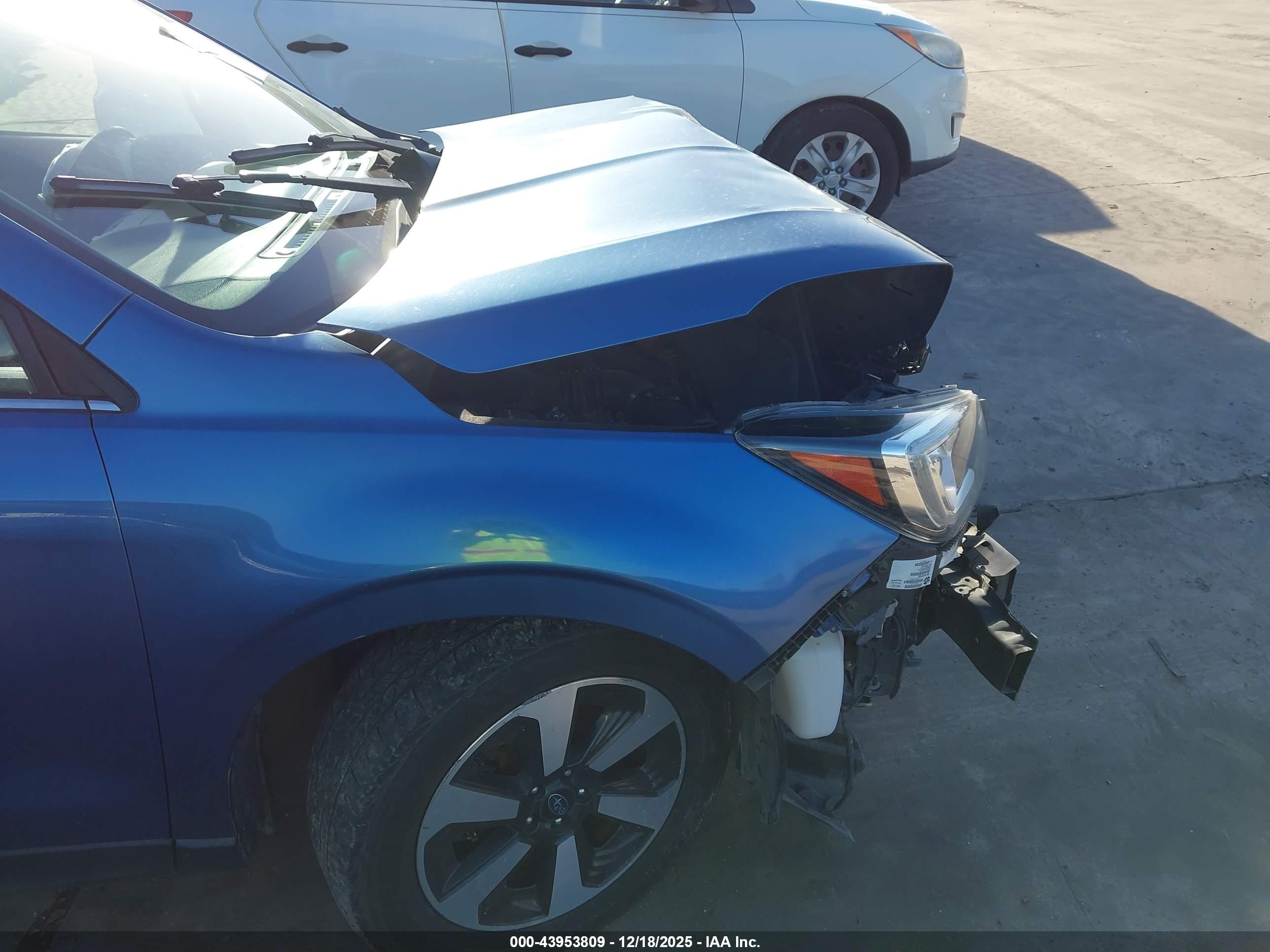 SUBARU FORESTER image 6