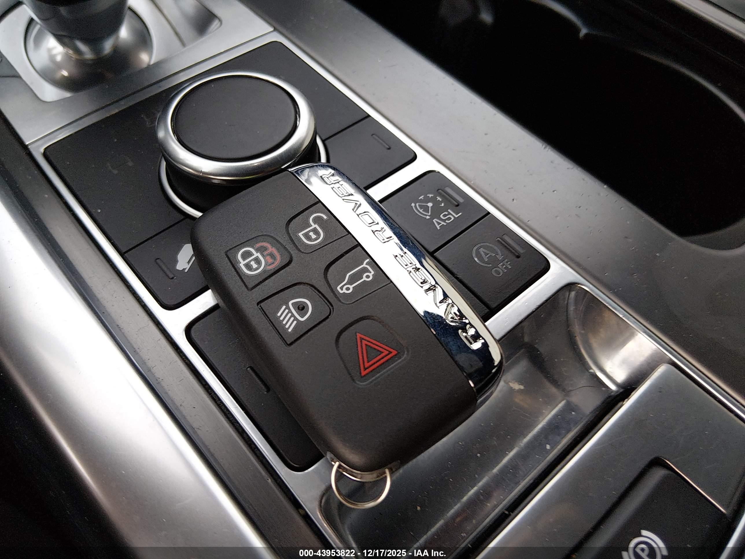 LAND ROVER image 11