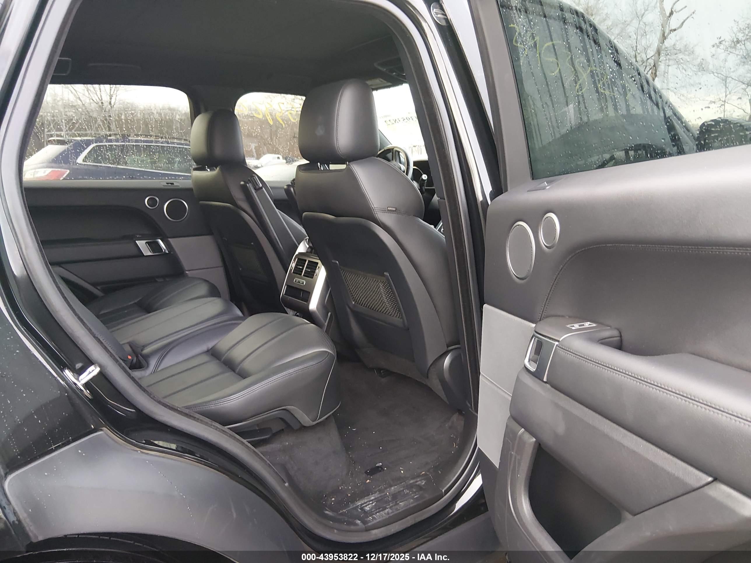 LAND ROVER image 8