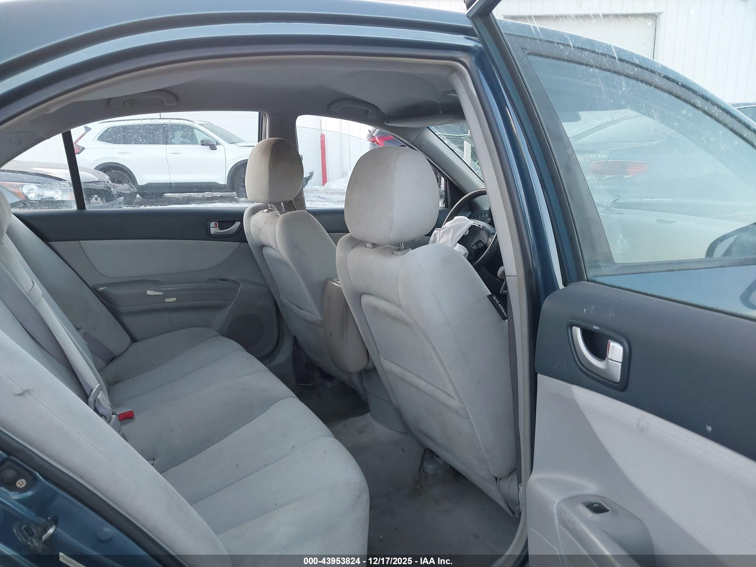 HYUNDAI SONATA image 8