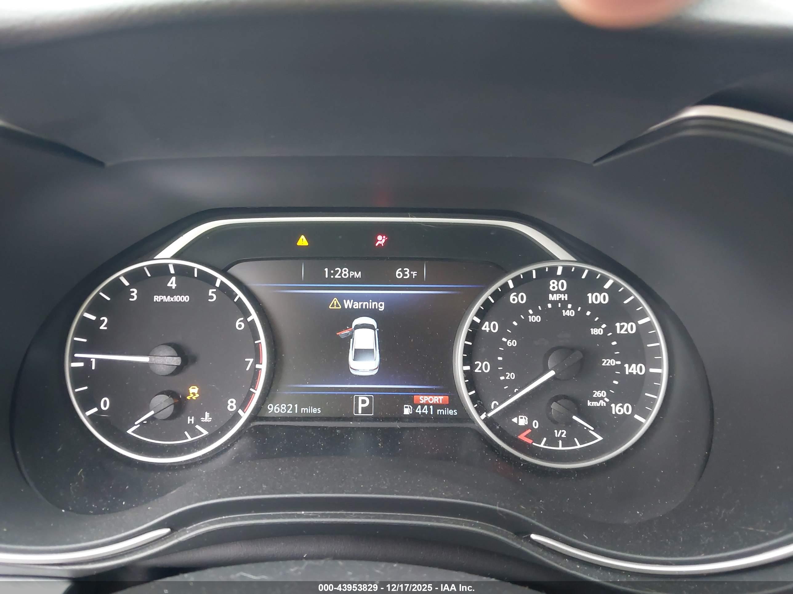 NISSAN MAXIMA image 7