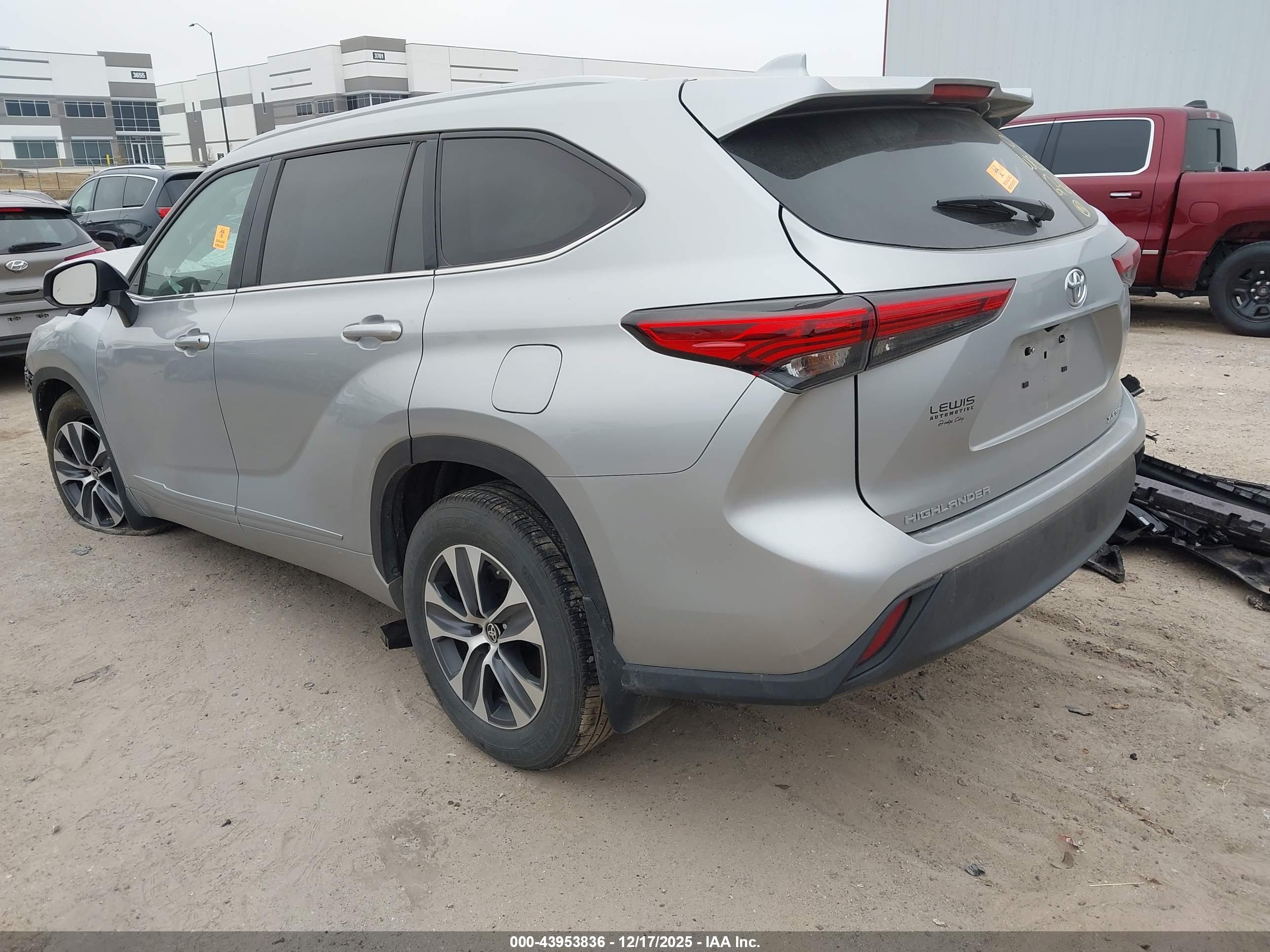 TOYOTA HIGHLANDER image 3