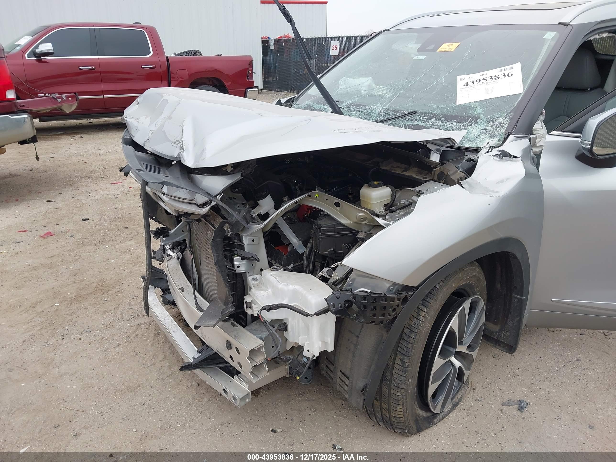 TOYOTA HIGHLANDER image 6