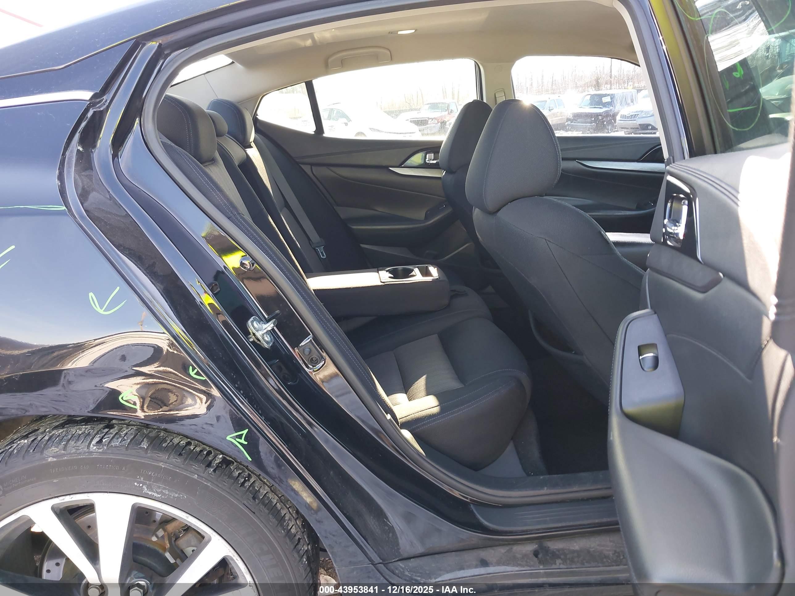 NISSAN MAXIMA image 8