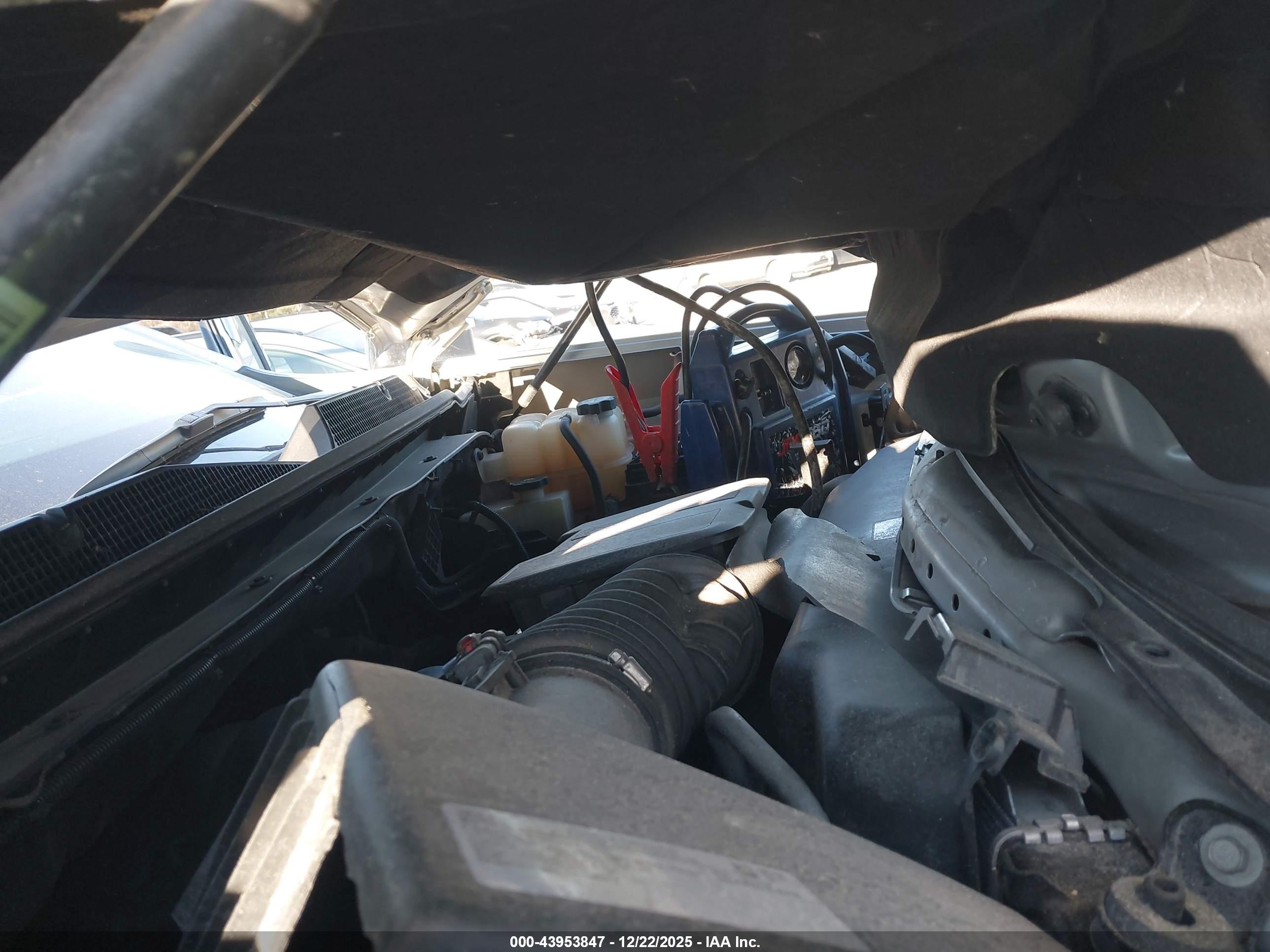 CHEVROLET SILVERADO image 10