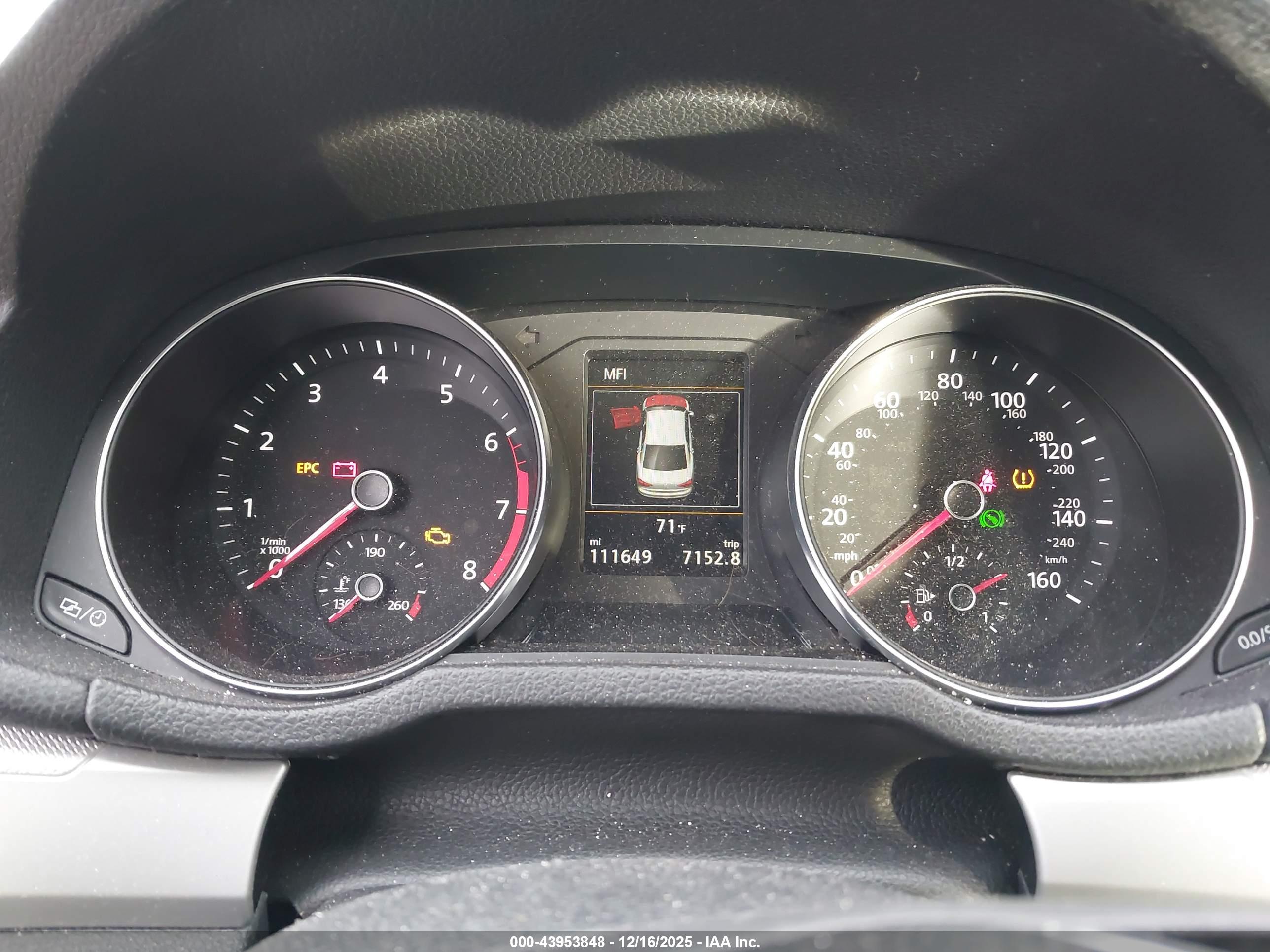 VOLKSWAGEN PASSAT image 7