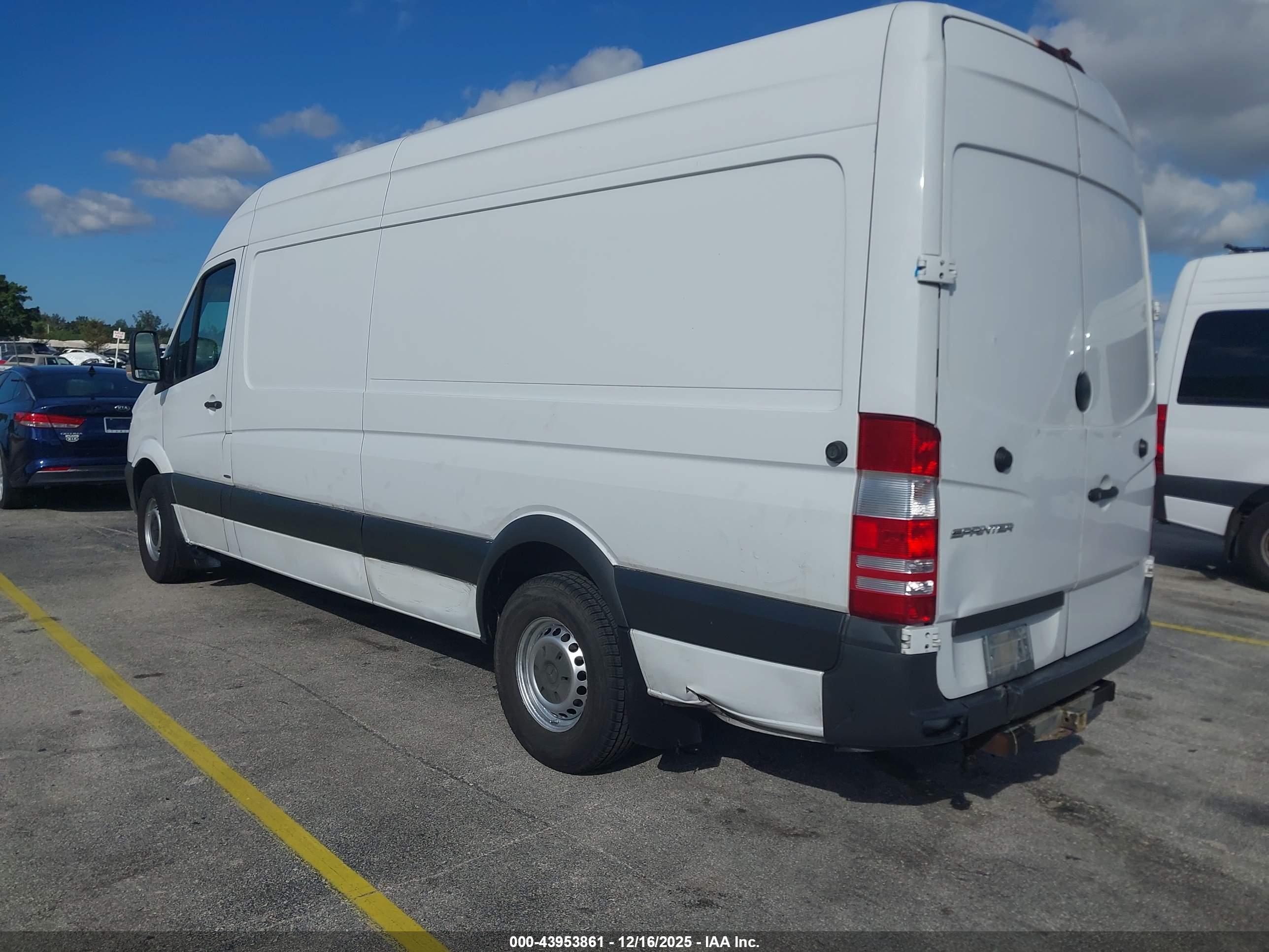 MERCEDES-BENZ SPRINTER image 3