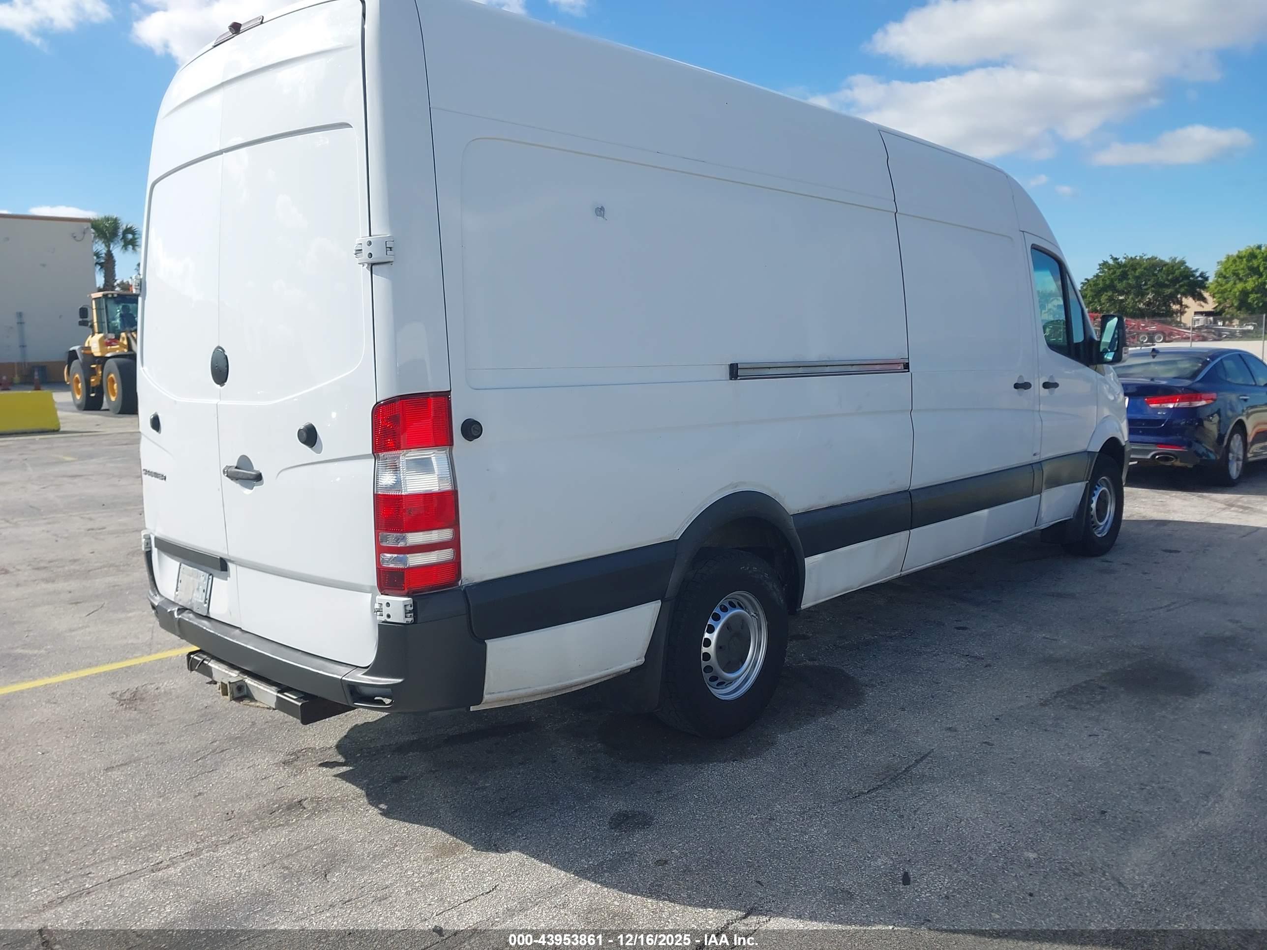 MERCEDES-BENZ SPRINTER image 4