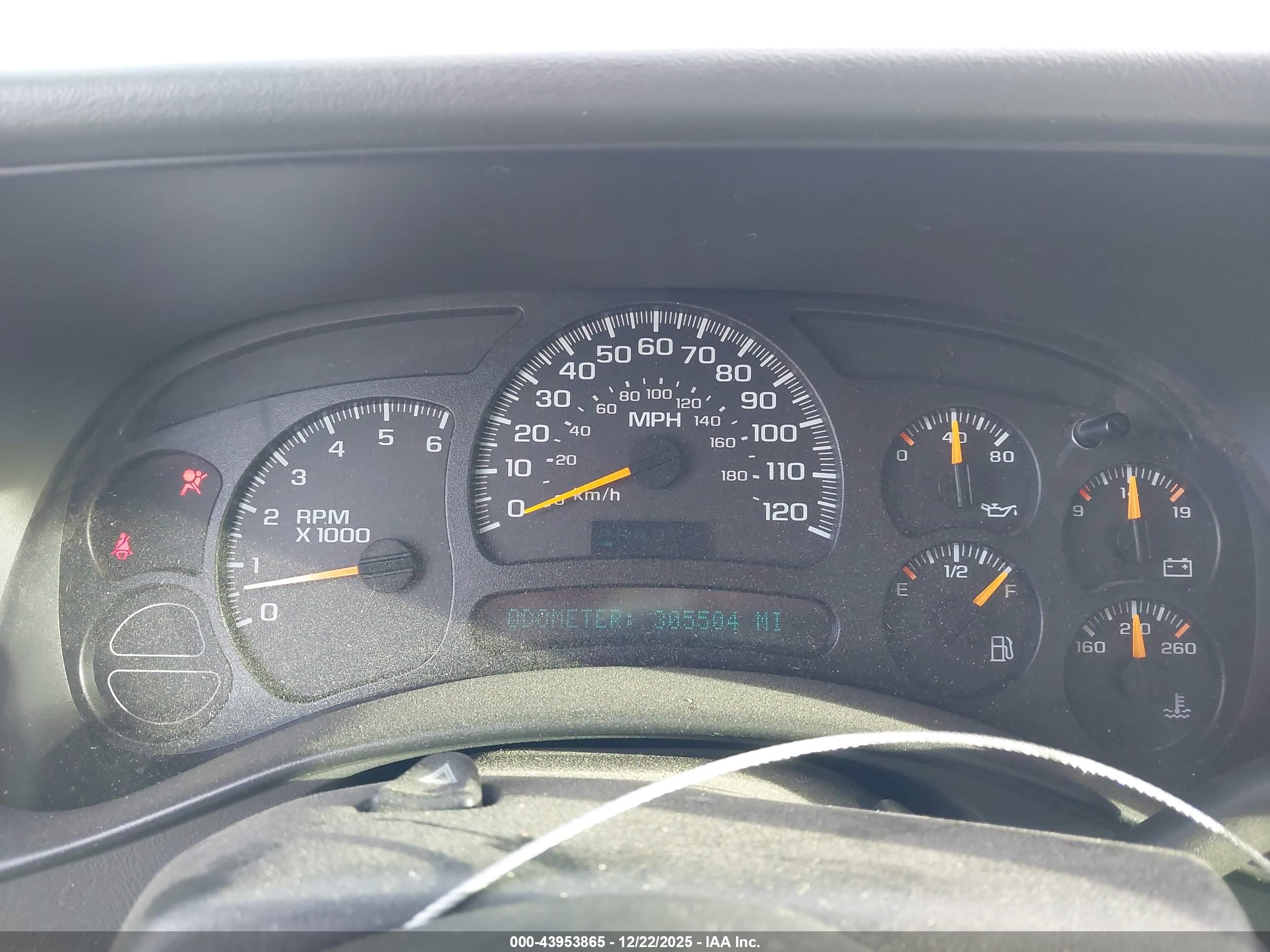 CHEVROLET SILVERADO image 7