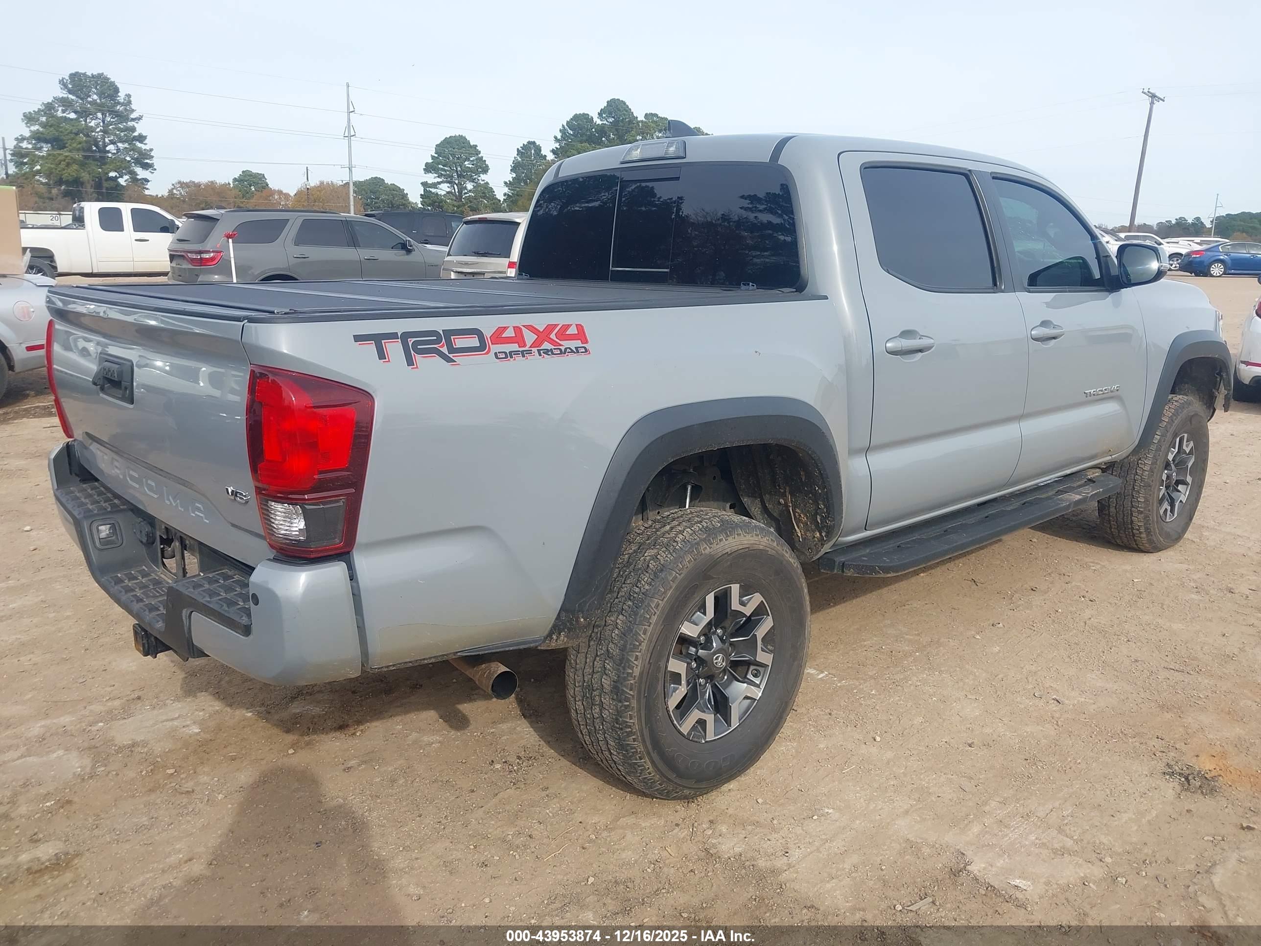 TOYOTA TACOMA image 4