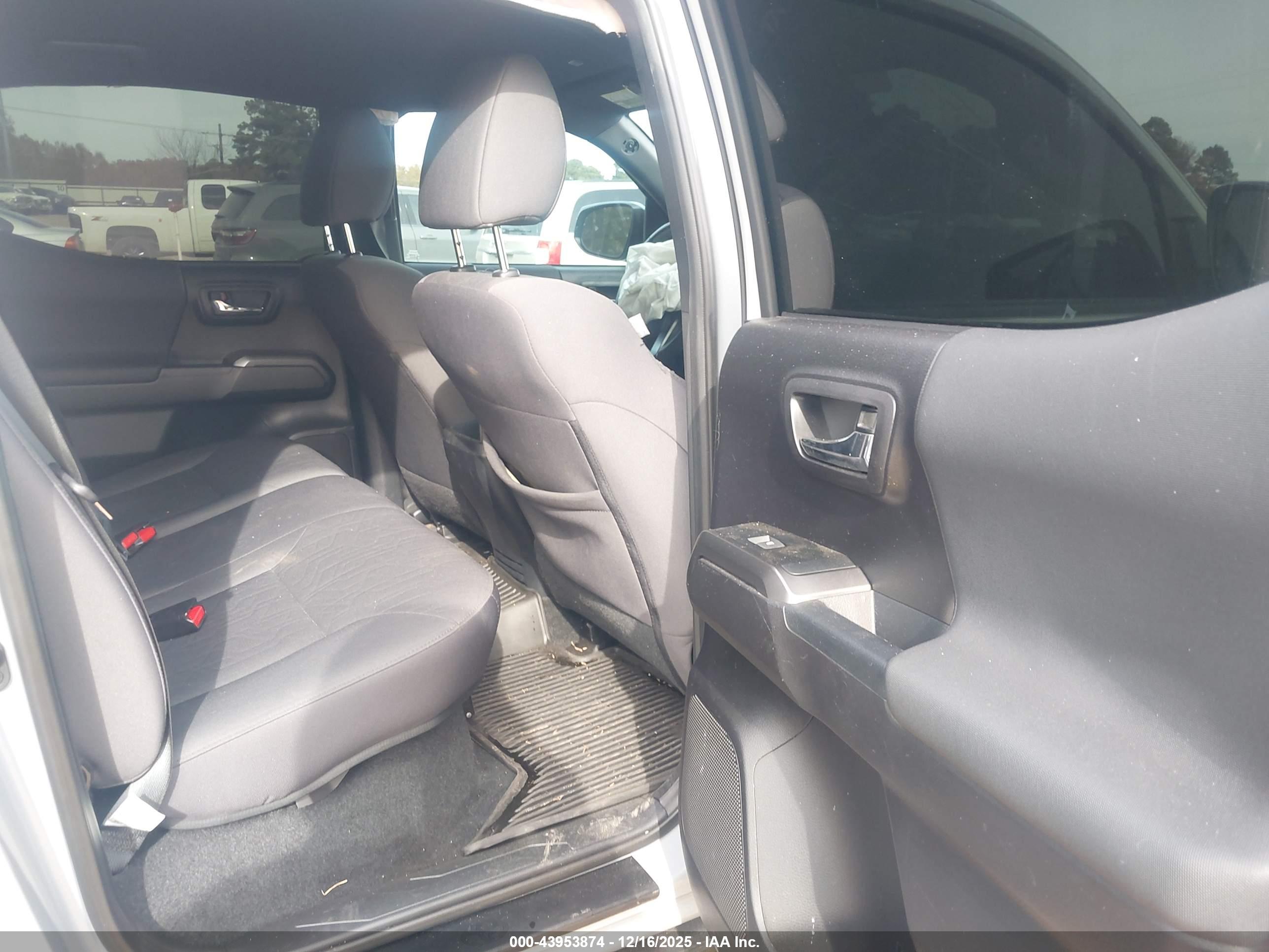 TOYOTA TACOMA image 8