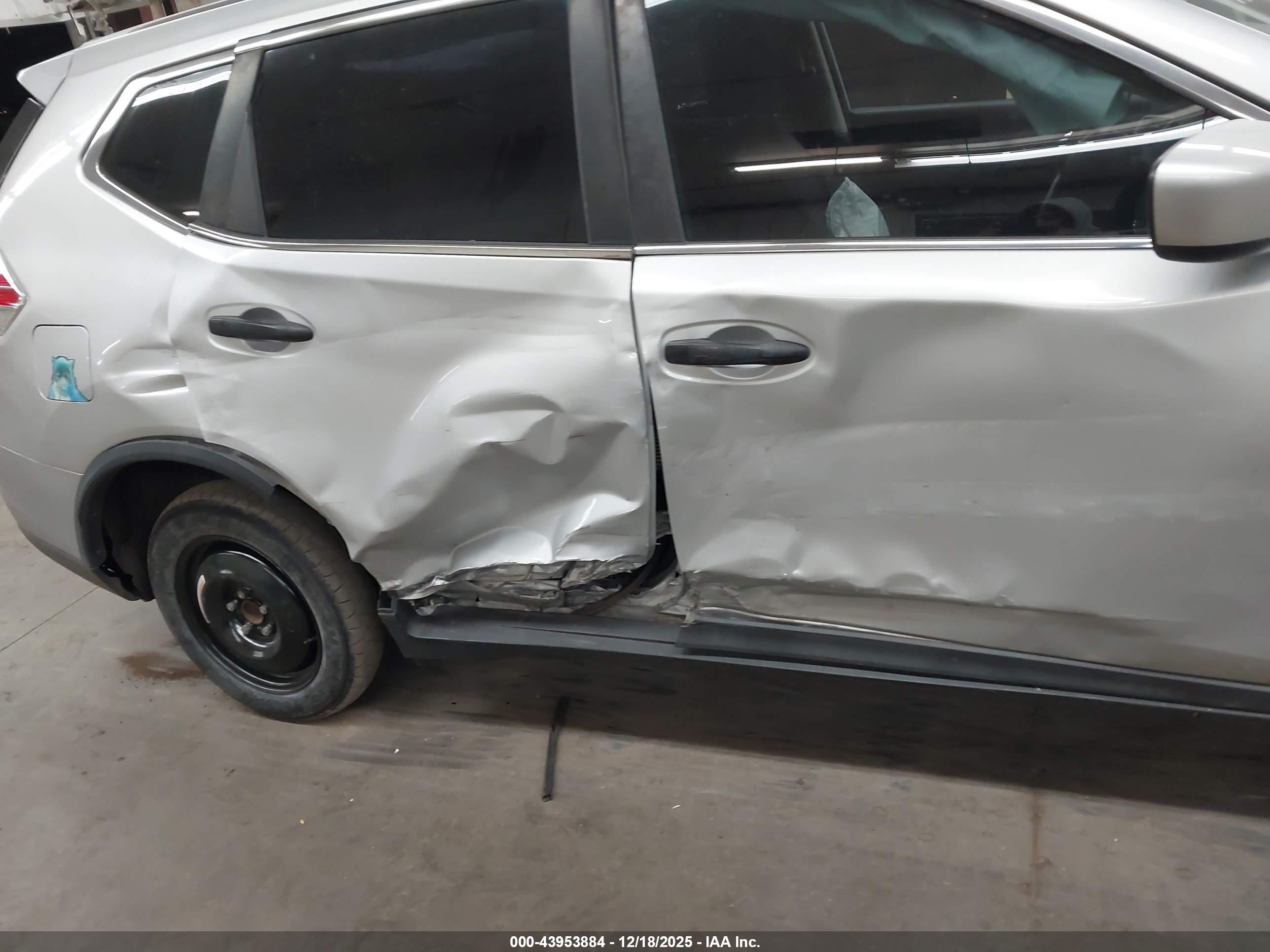 NISSAN ROGUE image 6
