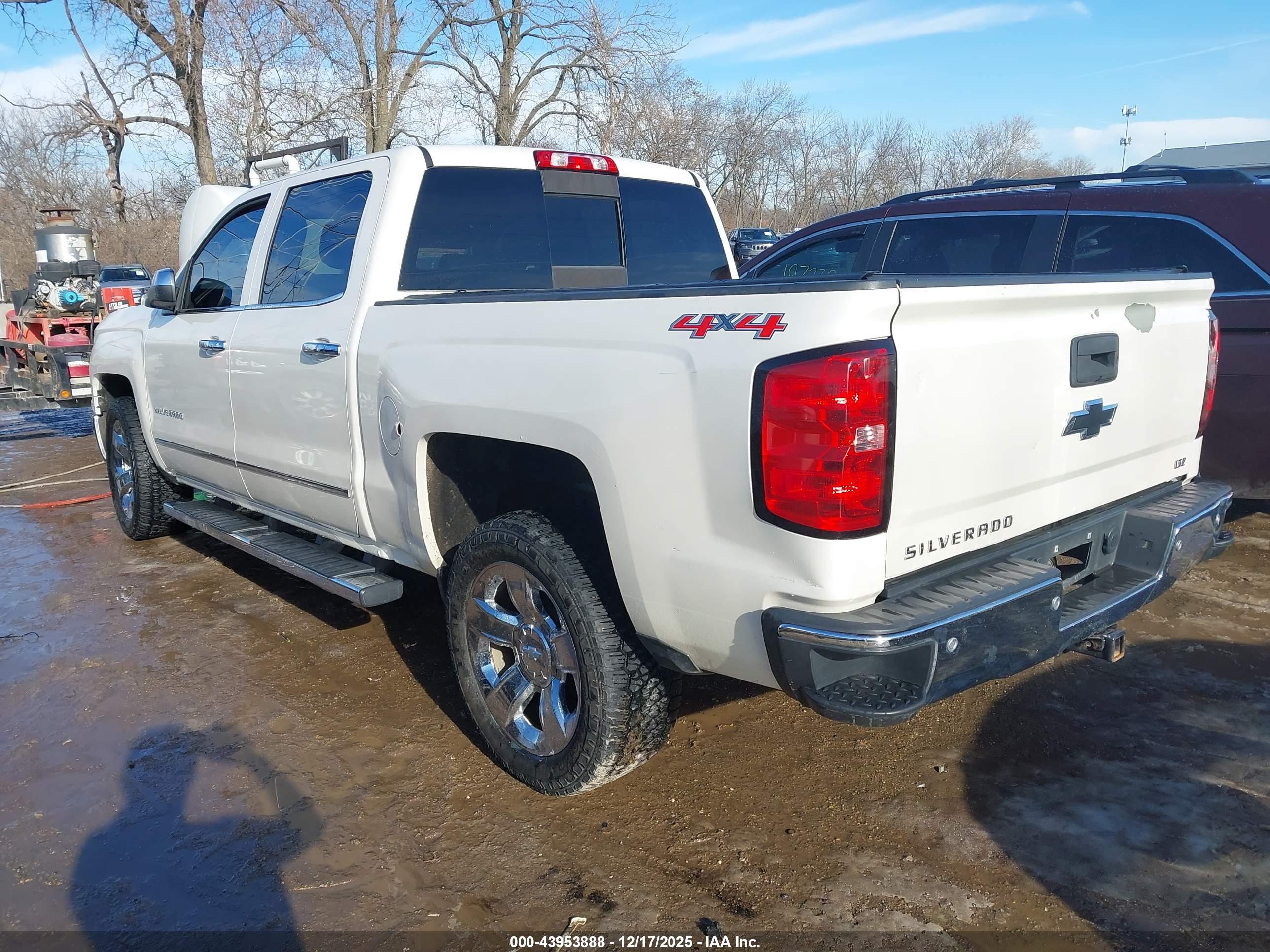 CHEVROLET SILVERADO image 3