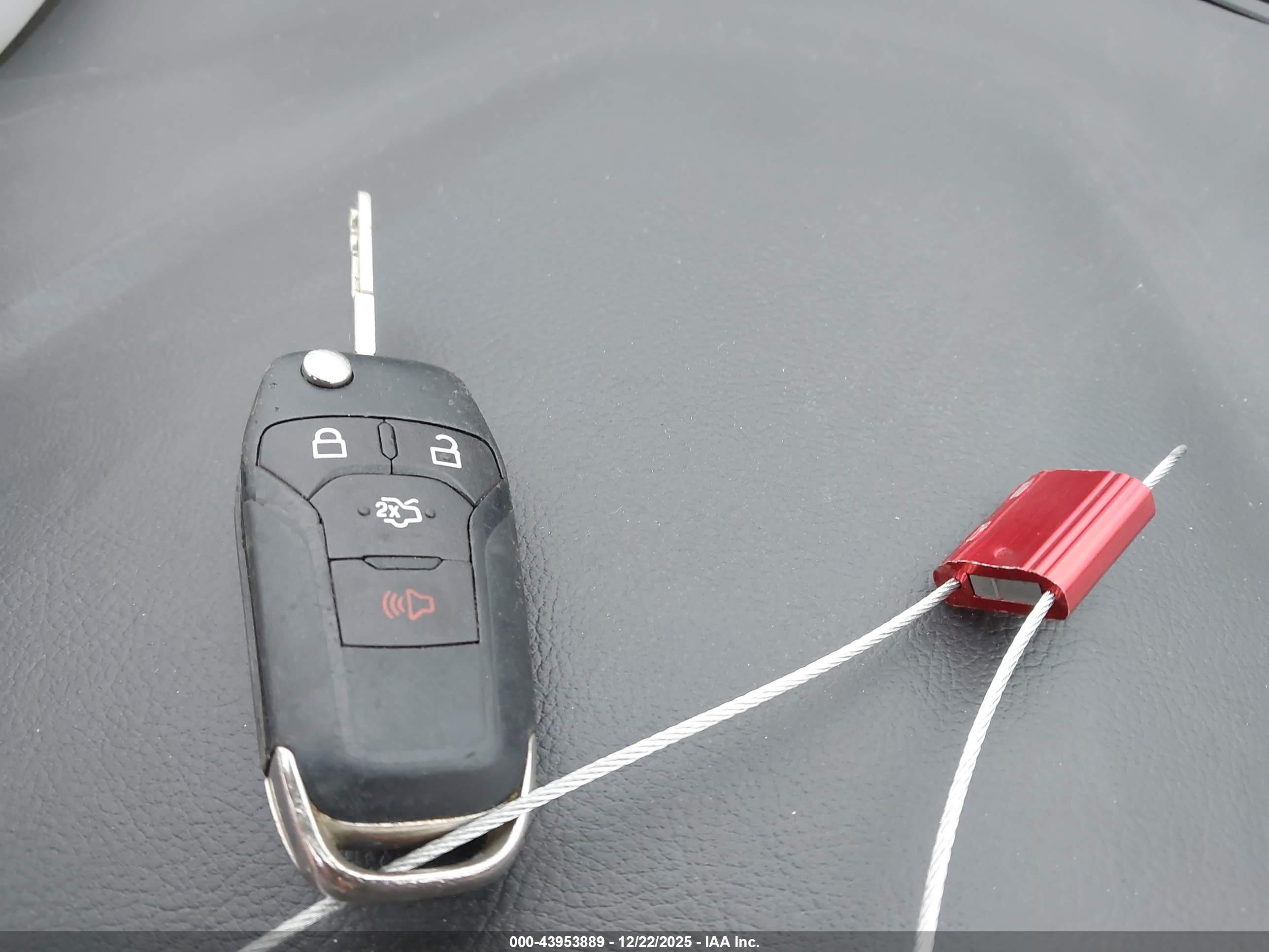 FORD FUSION image 11