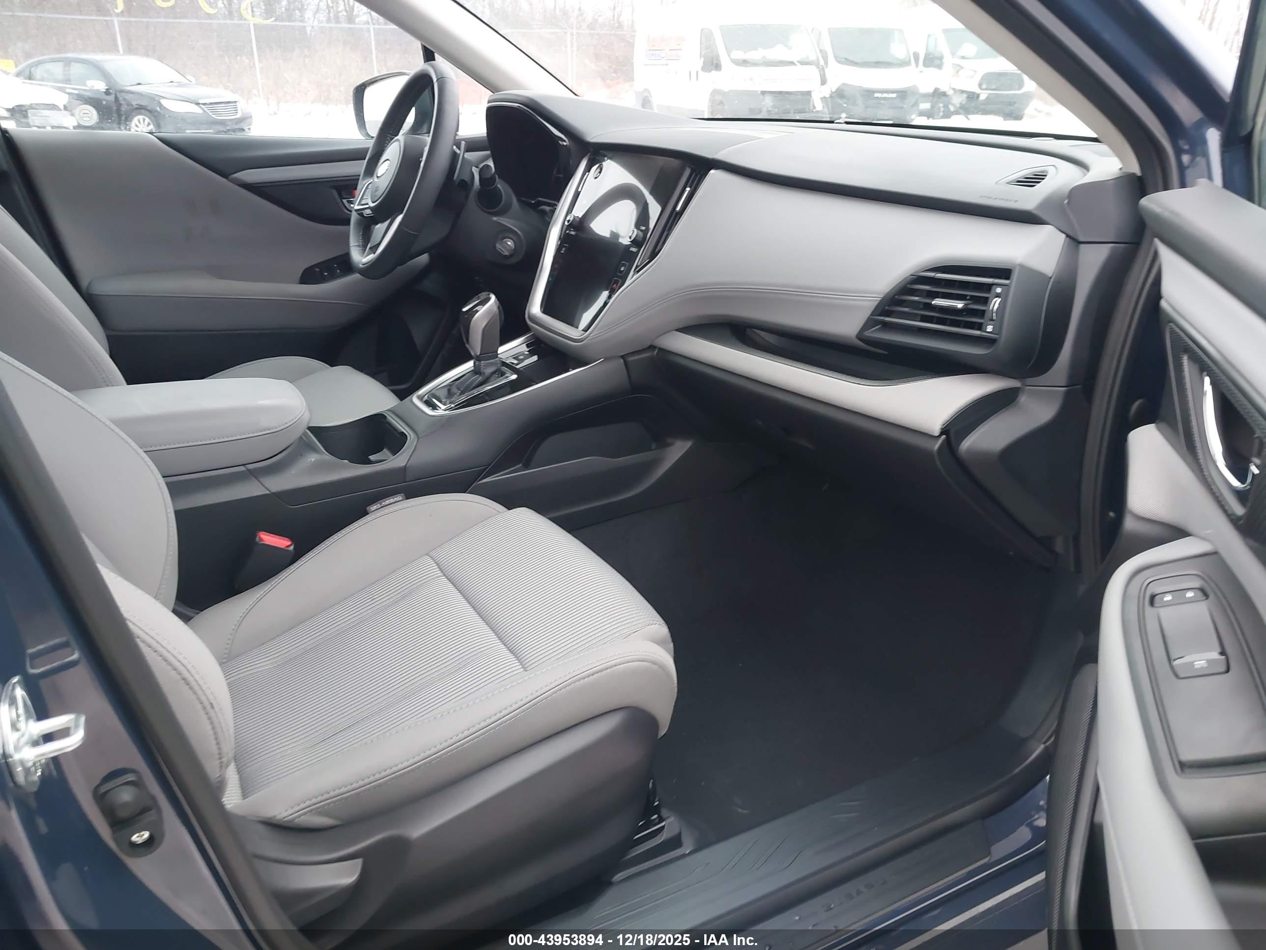 SUBARU LEGACY image 5