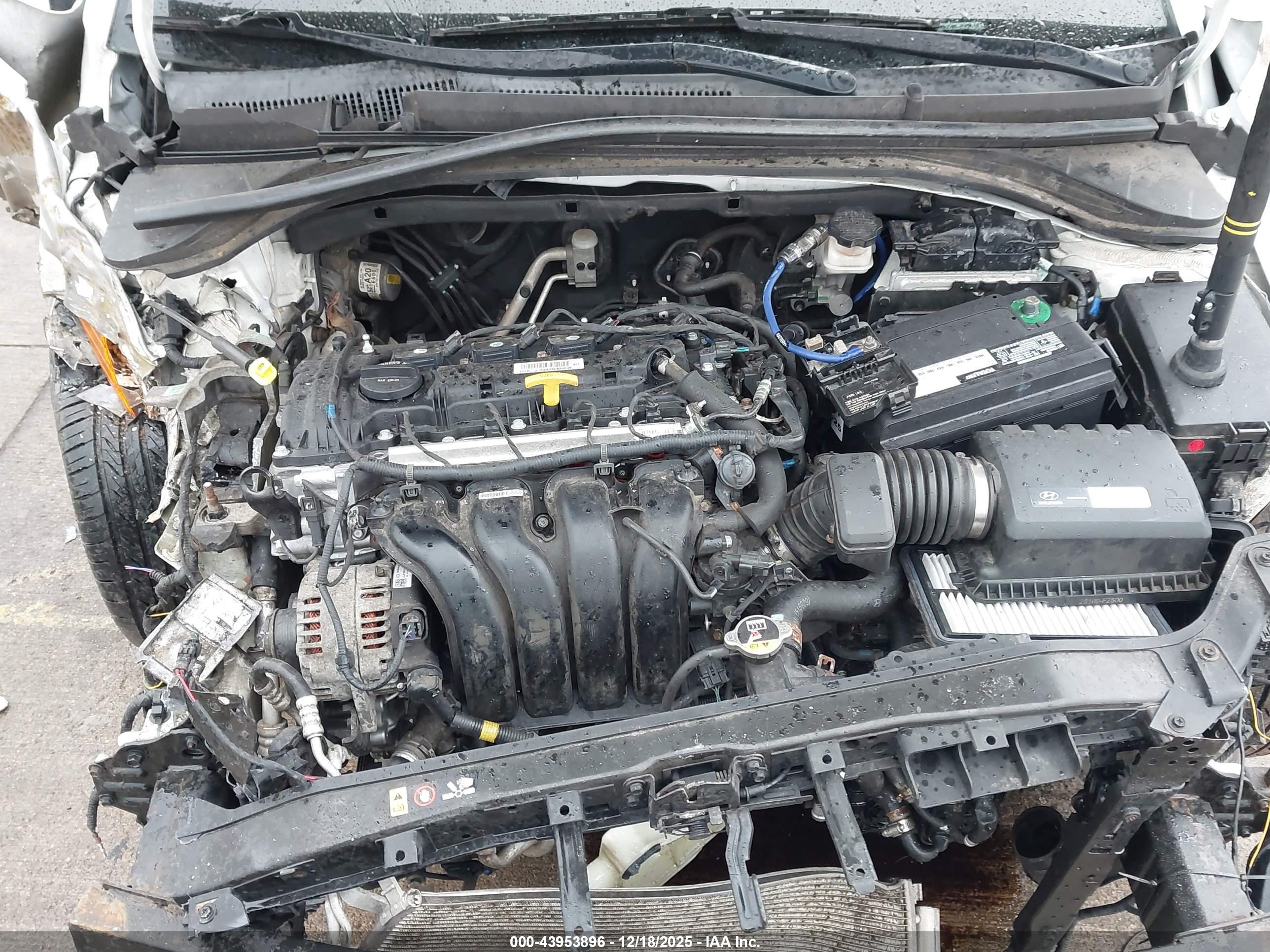 HYUNDAI ELANTRA image 10