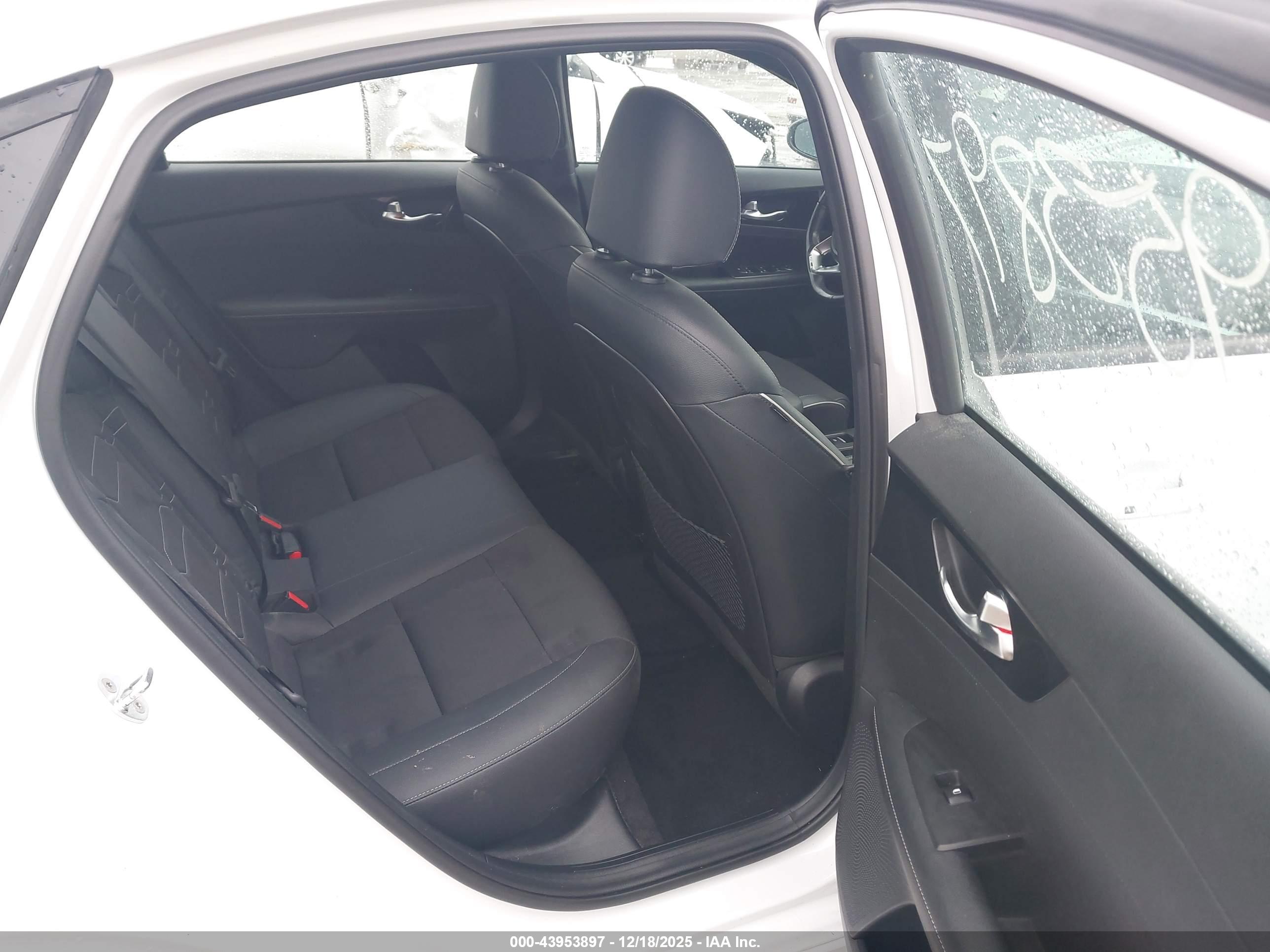 KIA FORTE image 8
