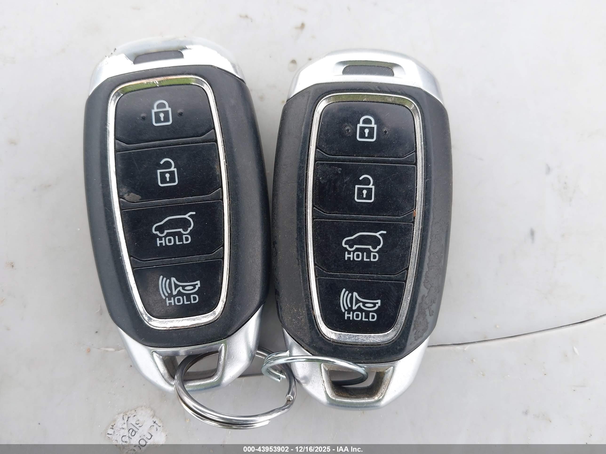HYUNDAI ELANTRA image 11