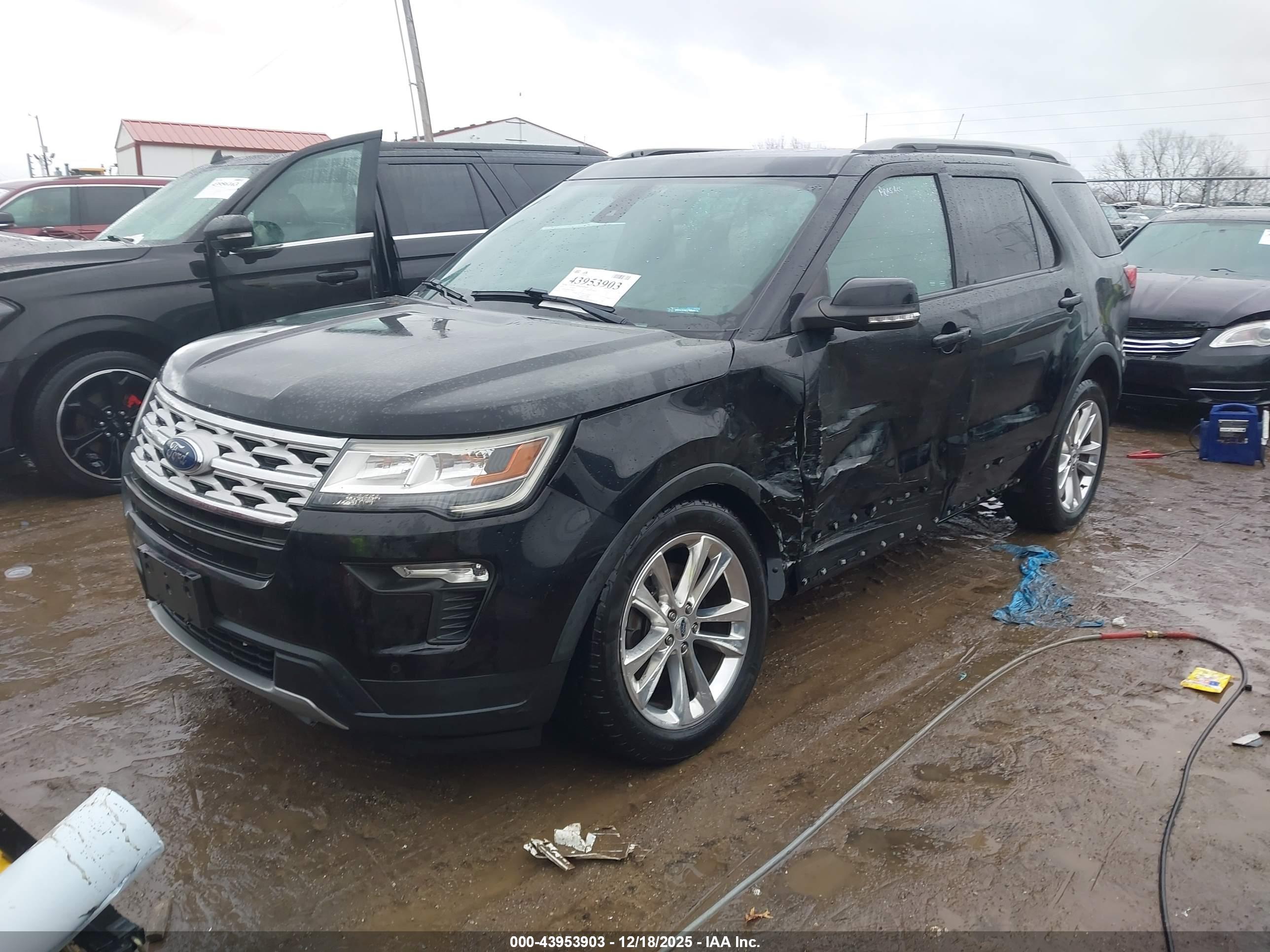 FORD EXPLORER image 2
