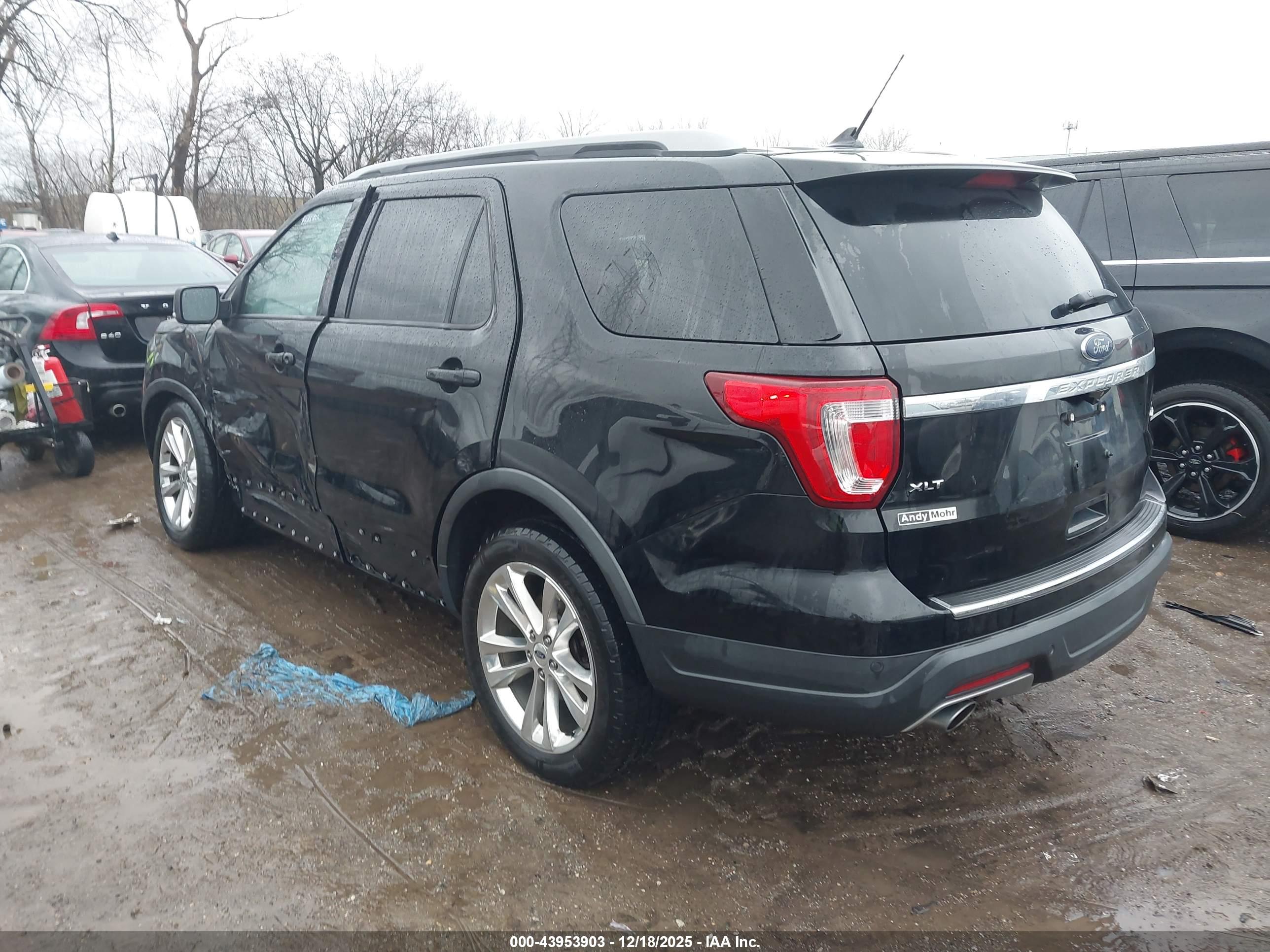 FORD EXPLORER image 3