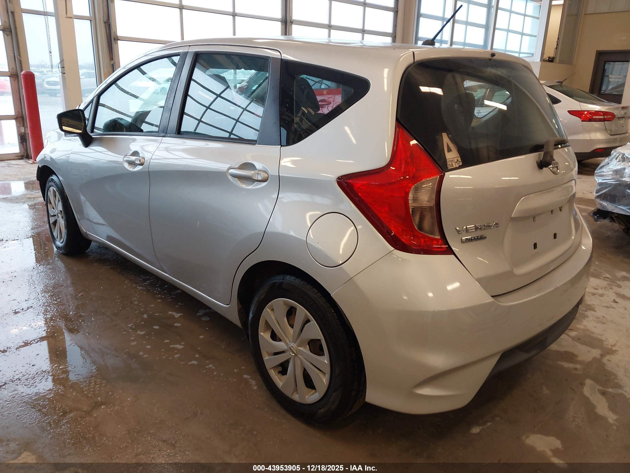 NISSAN VERSA image 3