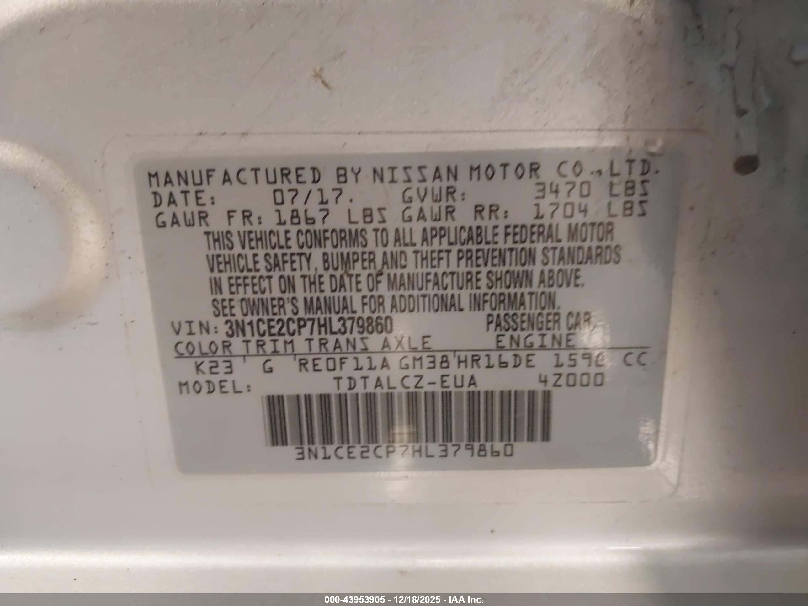 NISSAN VERSA image 9