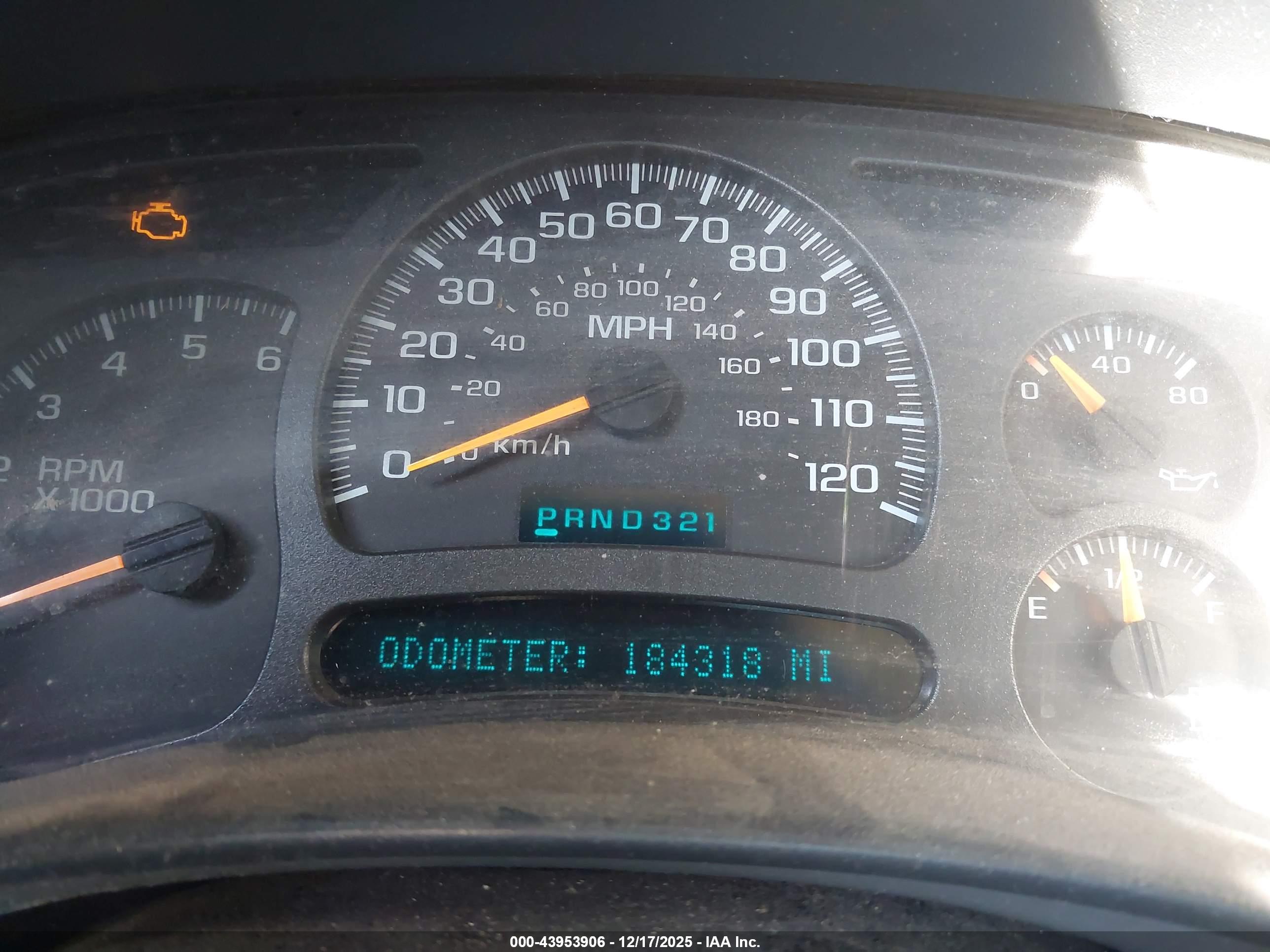 CHEVROLET SILVERADO image 7