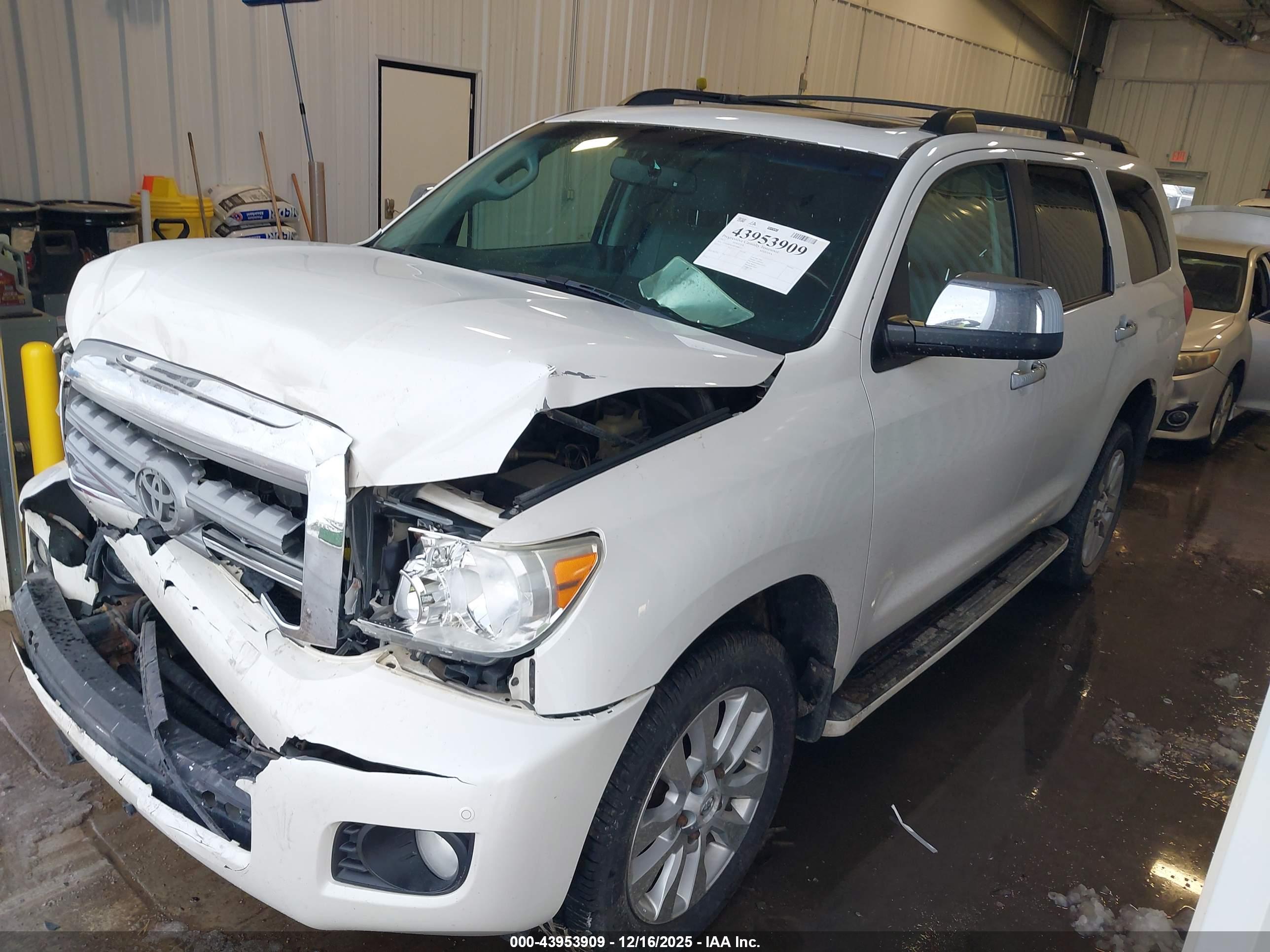 TOYOTA SEQUOIA image 2