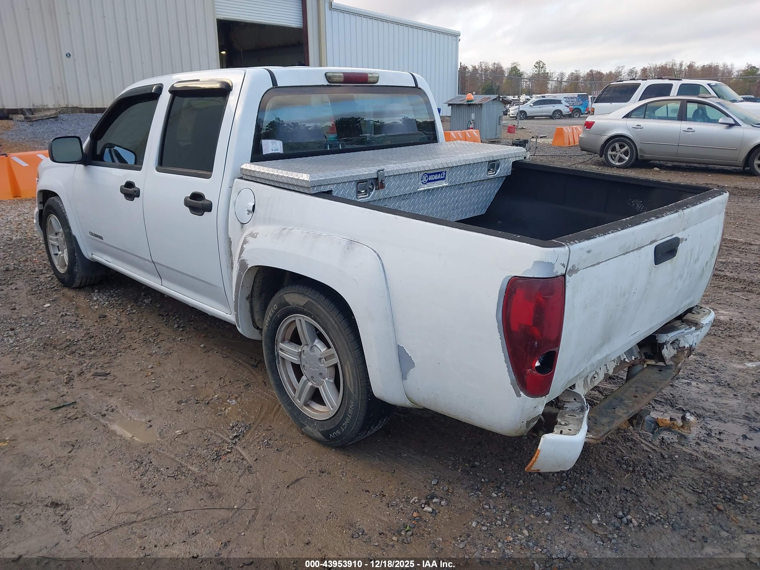 CHEVROLET COLORADO image 3