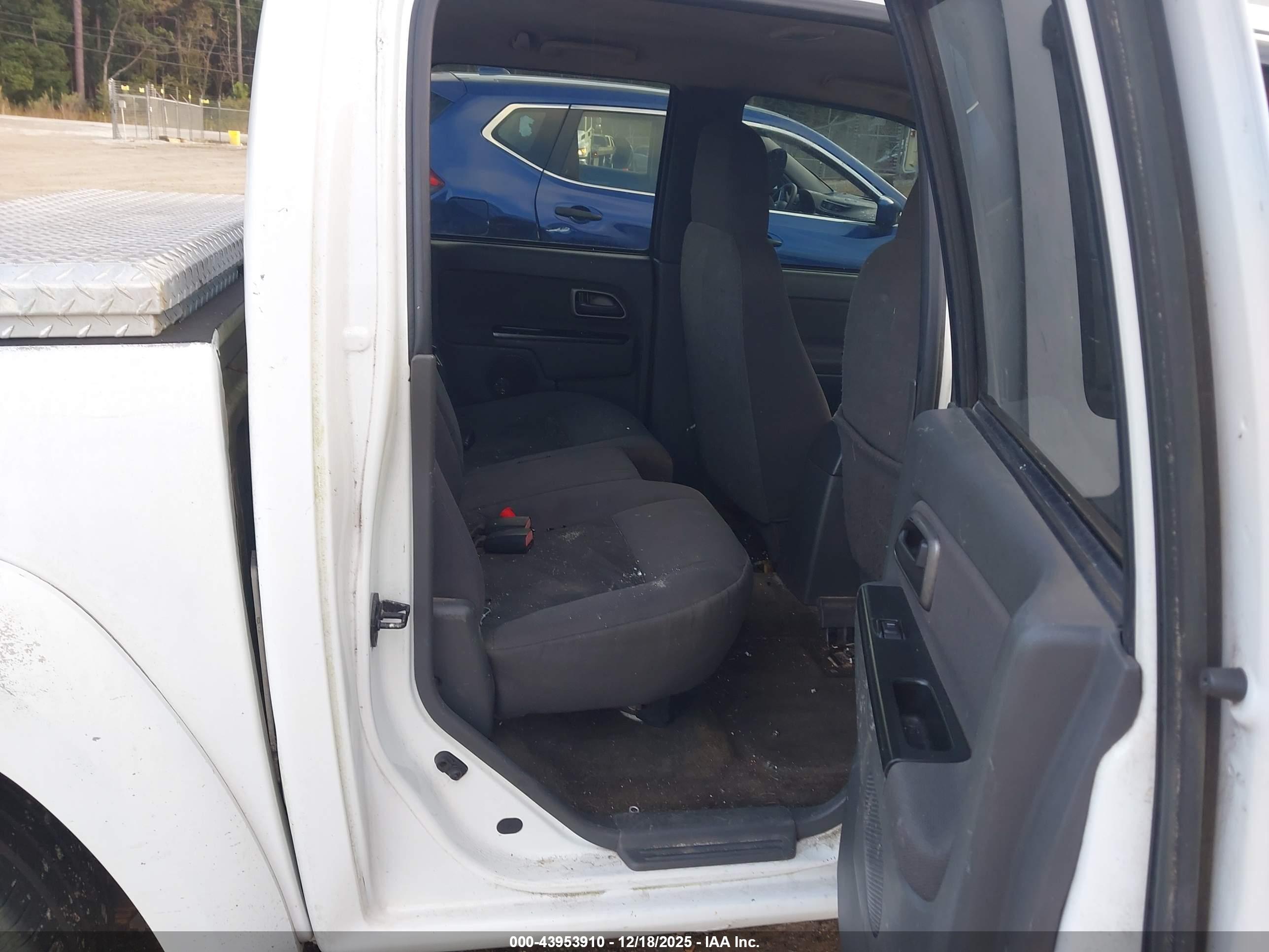 CHEVROLET COLORADO image 8
