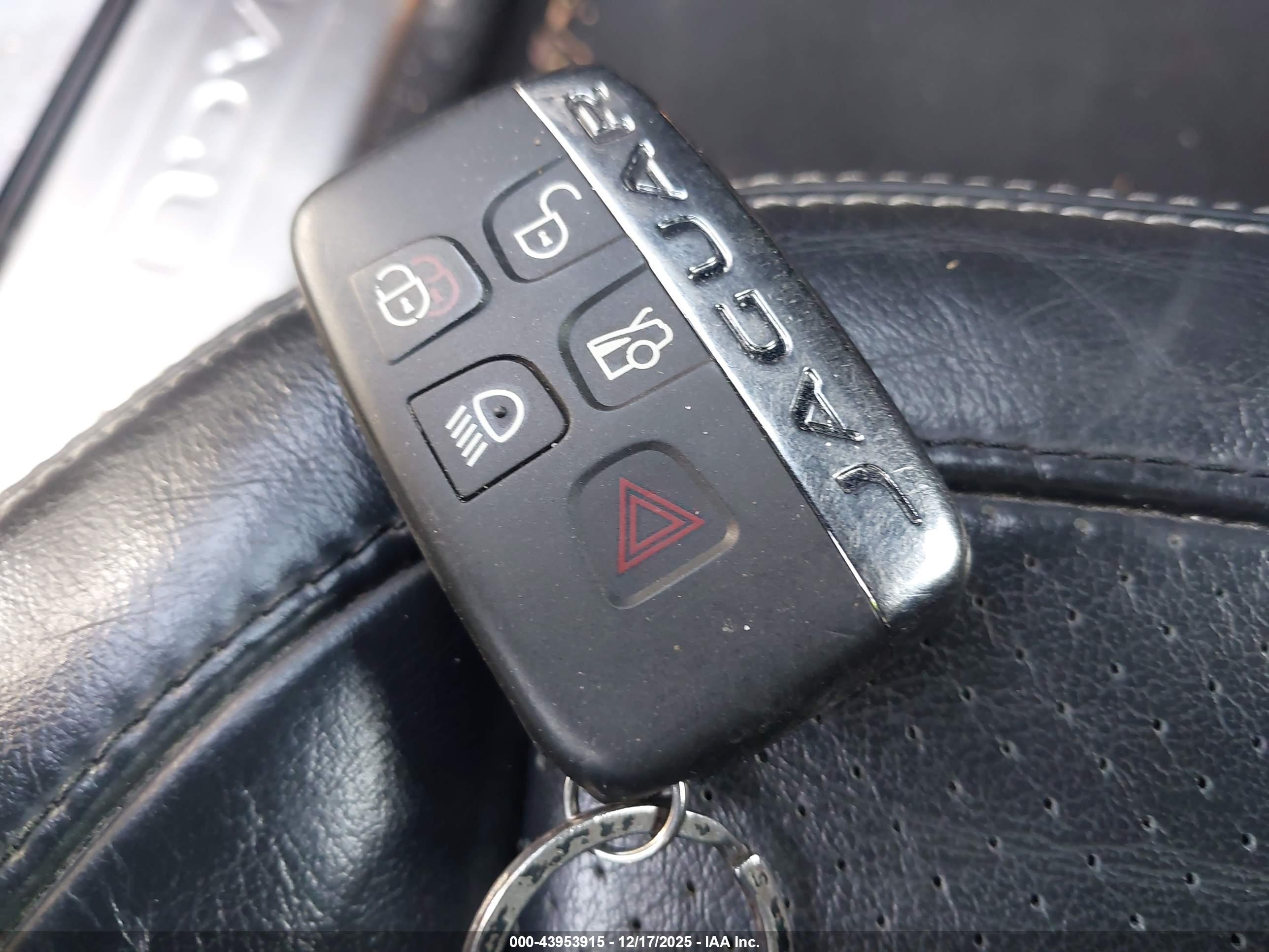 JAGUAR XJ image 11