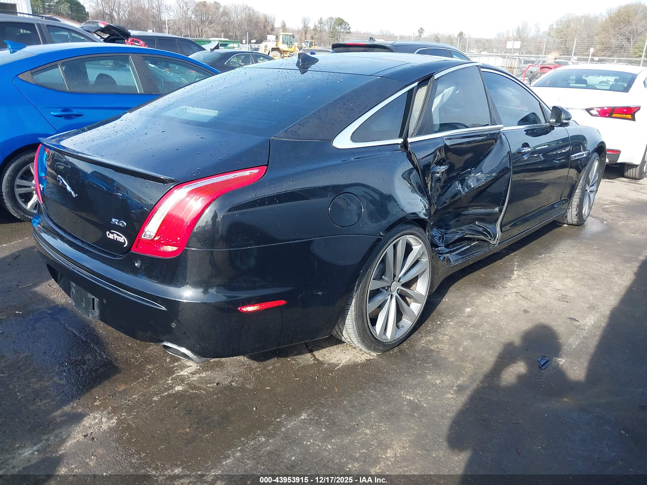 JAGUAR XJ image 4
